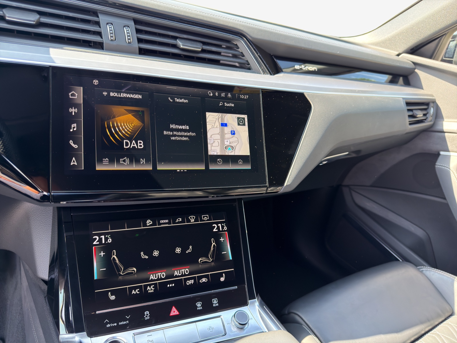 AUDI e-tron 55 S Line Black Edition quattro-image-10
