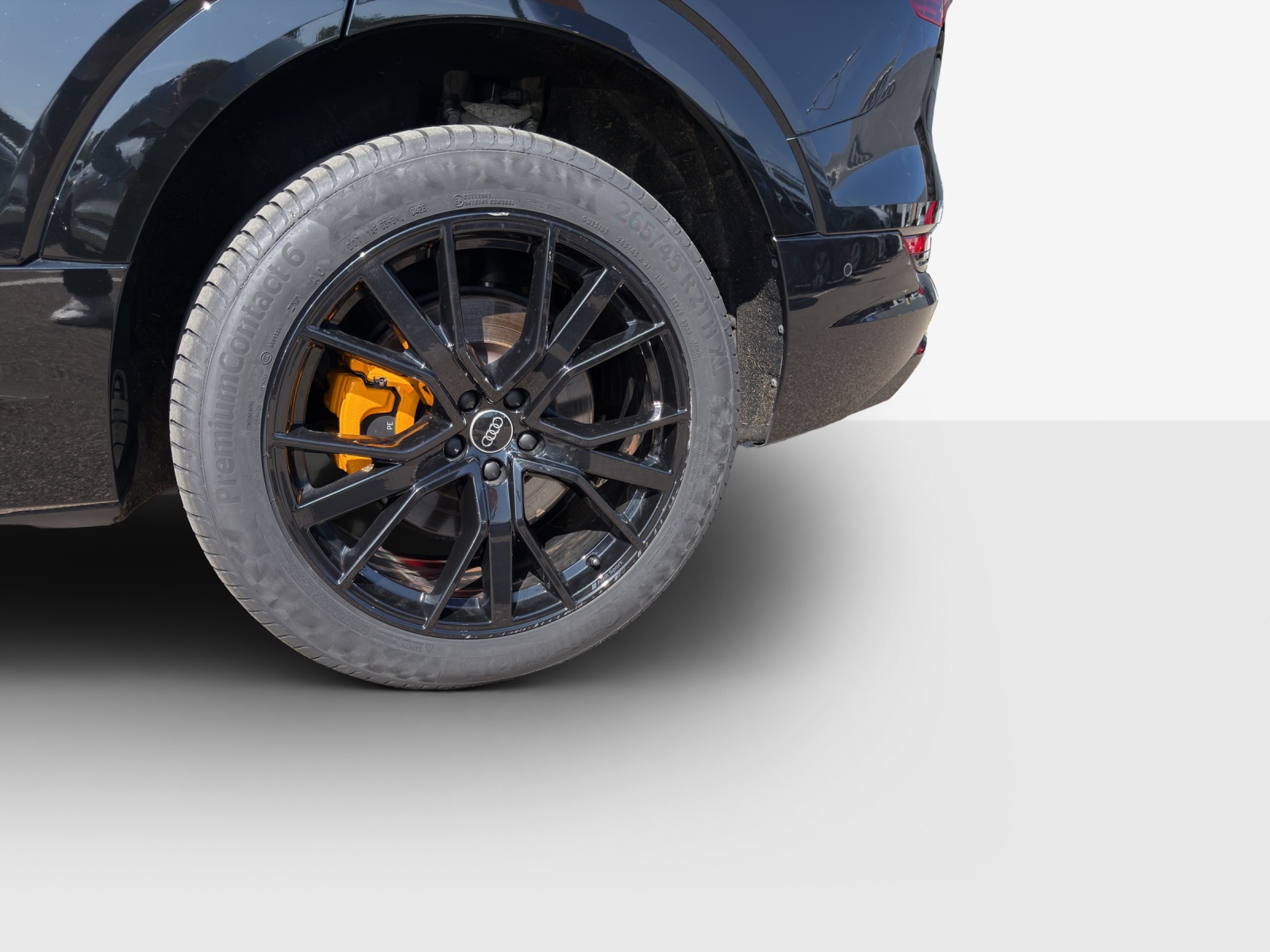 AUDI e-tron 55 S Line Black Edition quattro-image-13