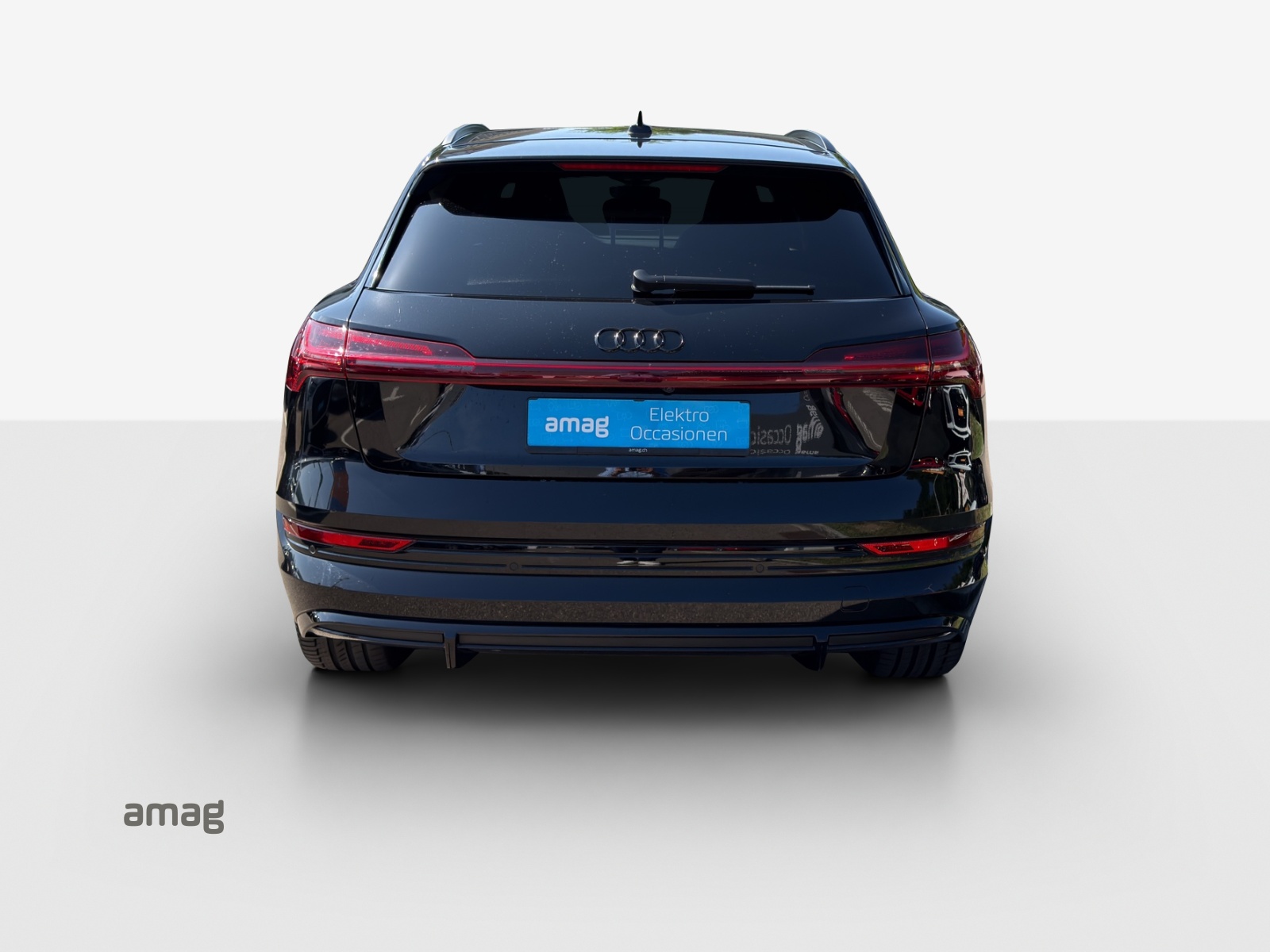 AUDI e-tron 55 S Line Black Edition quattro-image-3
