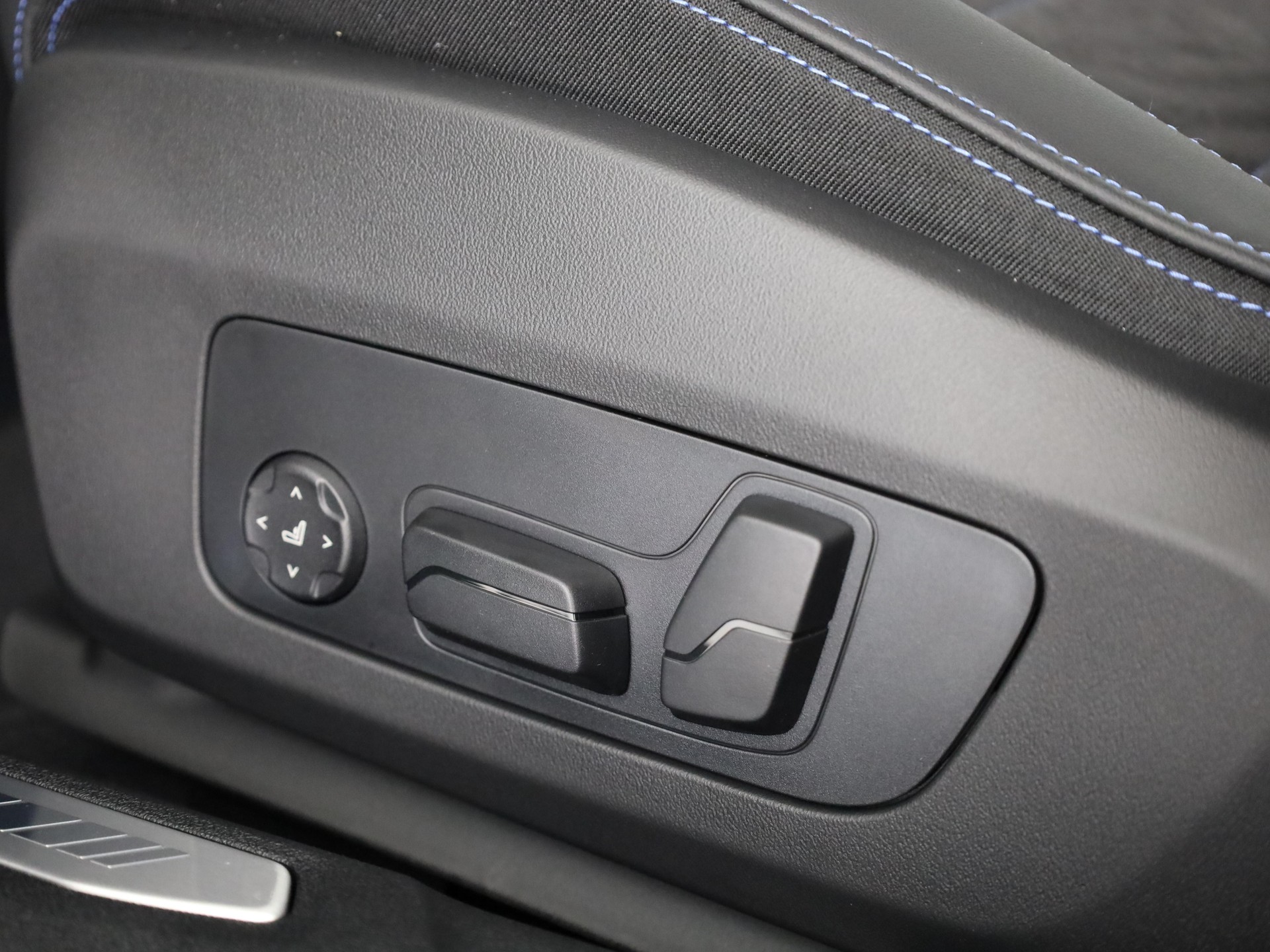 BMW M135i xDrive-image-12