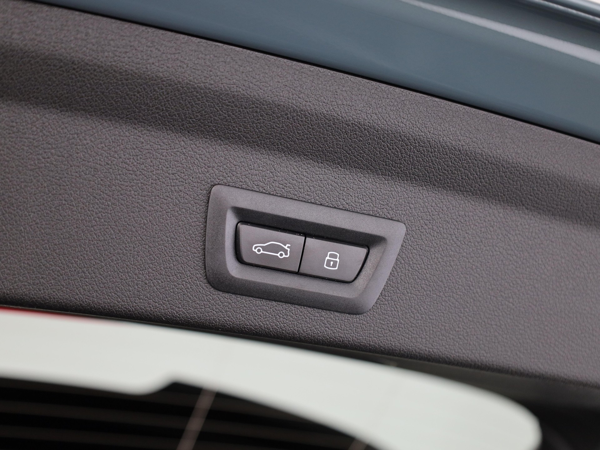 BMW M135i xDrive-image-7