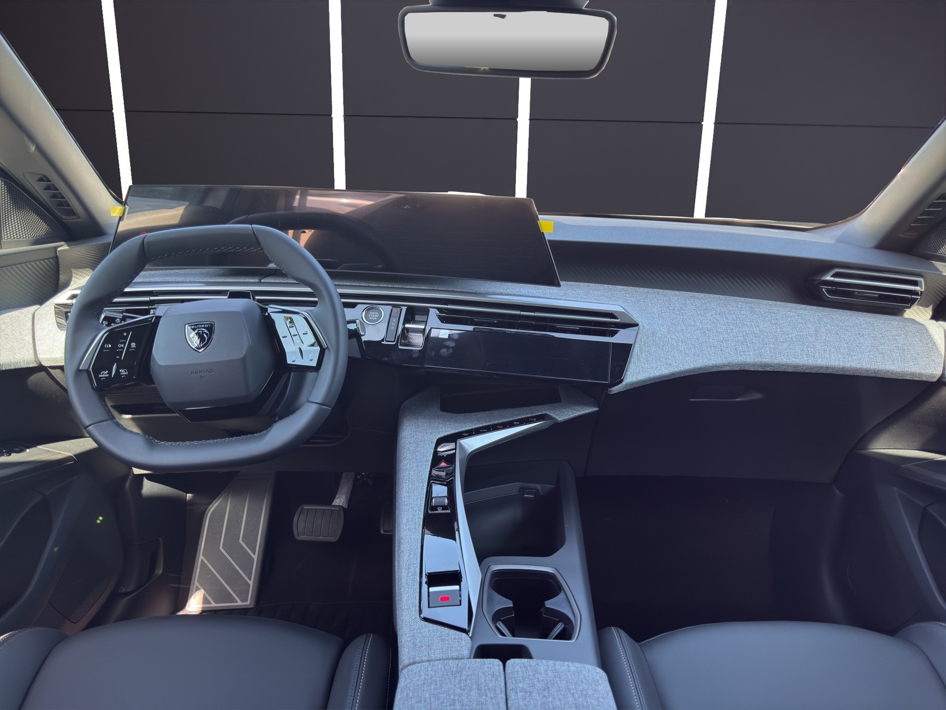 PEUGEOT 3008 e-Allure Premium AWD-image-6