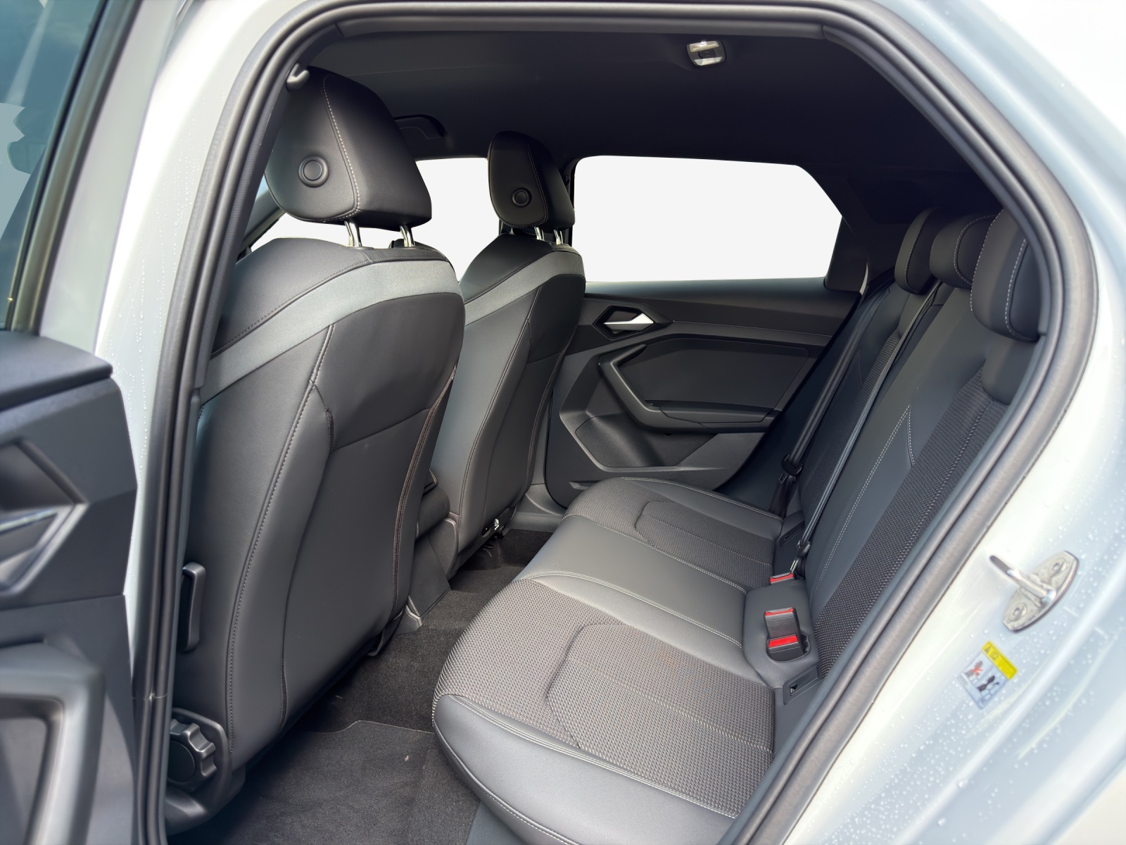 AUDI A1 Sportback 30 TFSI S Line S-tronic-image-11