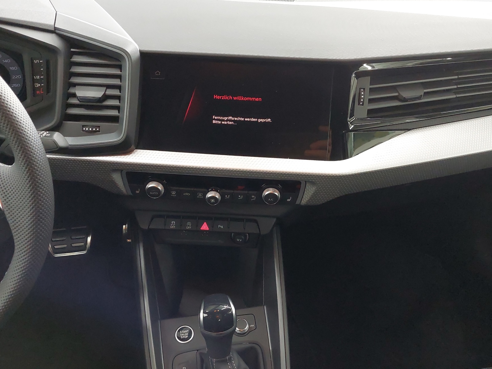 AUDI A1 Sportback 30 TFSI Attraction S-tronic-image-10