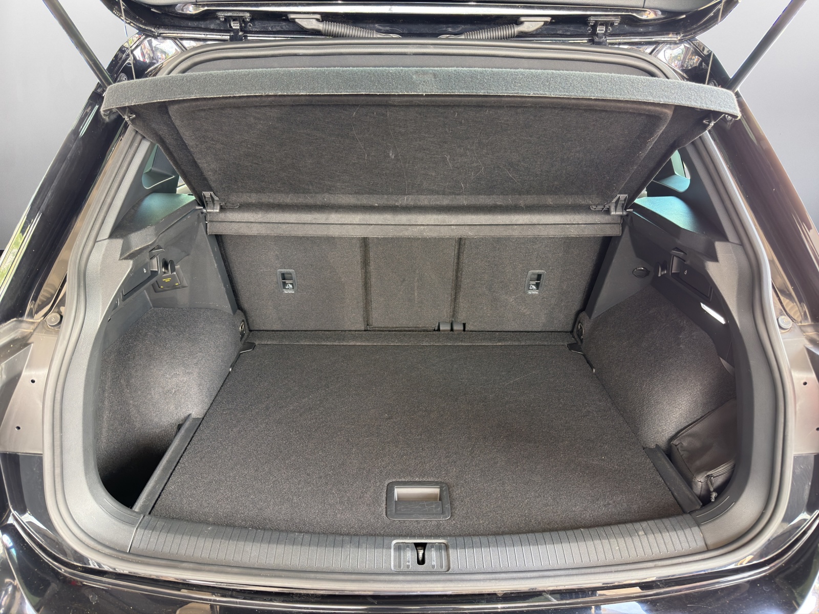 VW Tiguan 2.0TSI R-Line 4Motion DSG-image-12