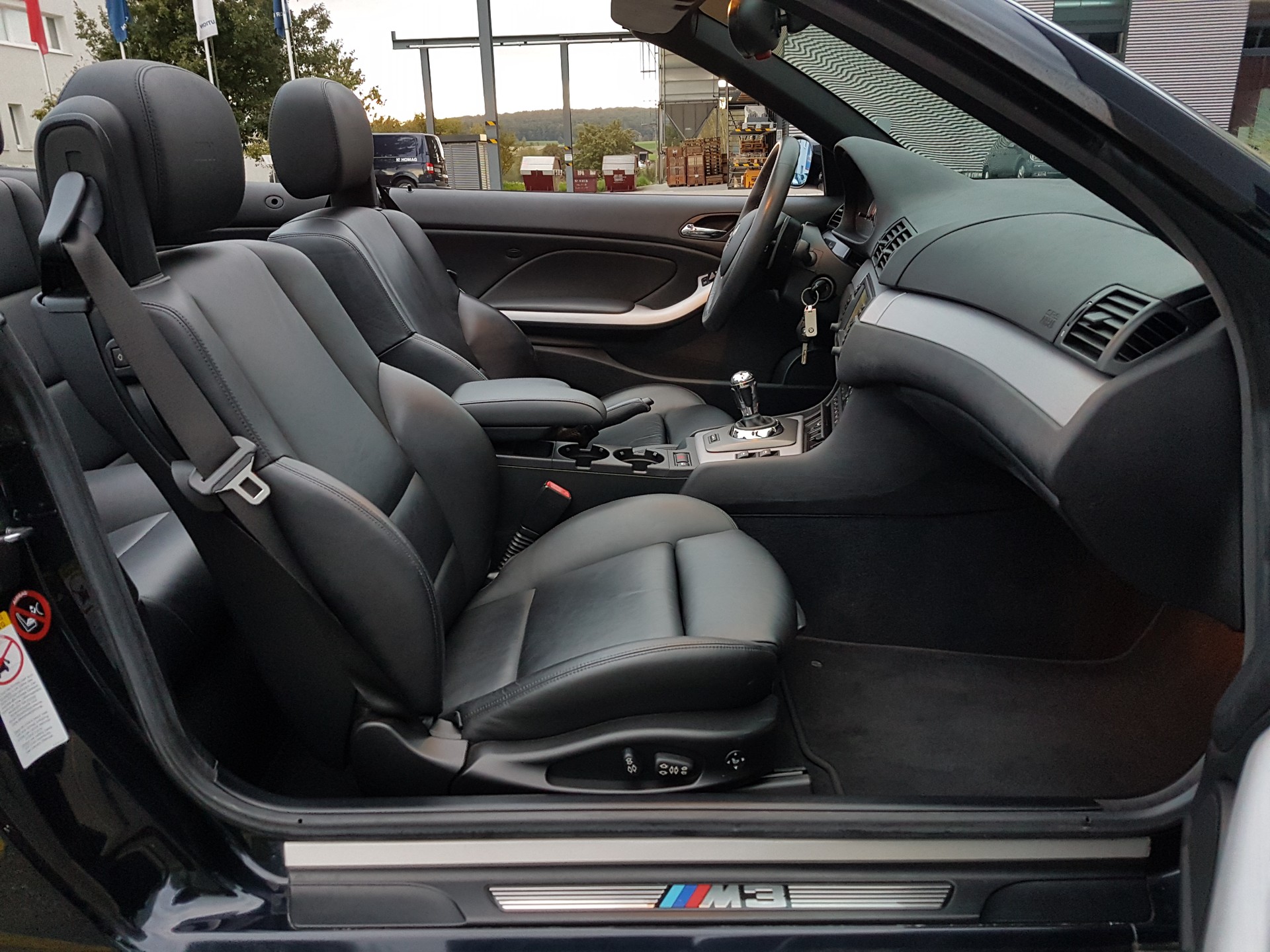 BMW M3 Cabriolet-image-6
