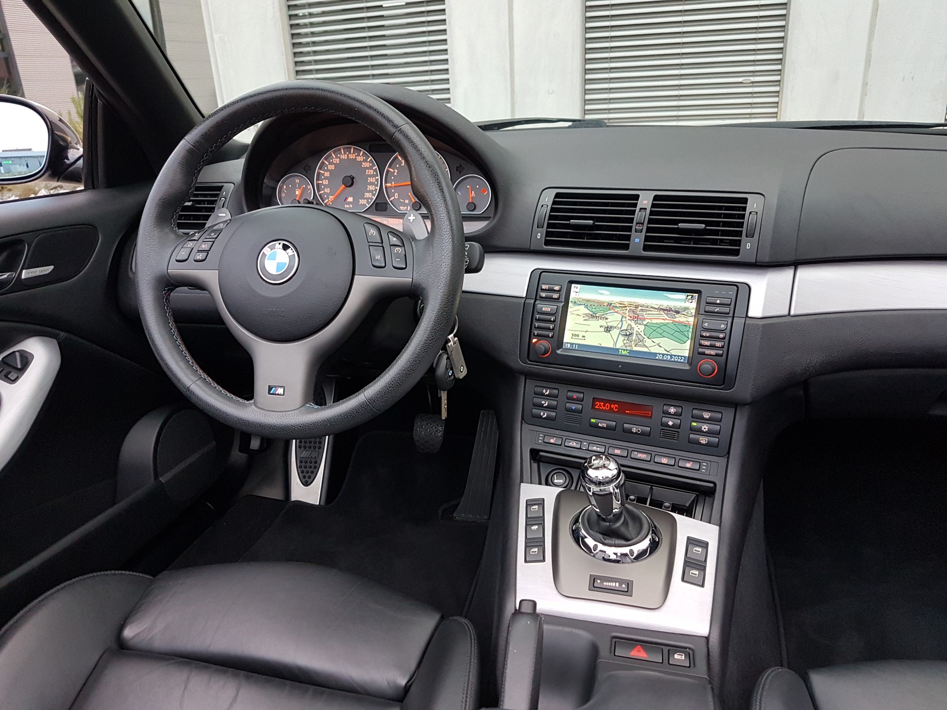 BMW M3 Cabriolet-image-4