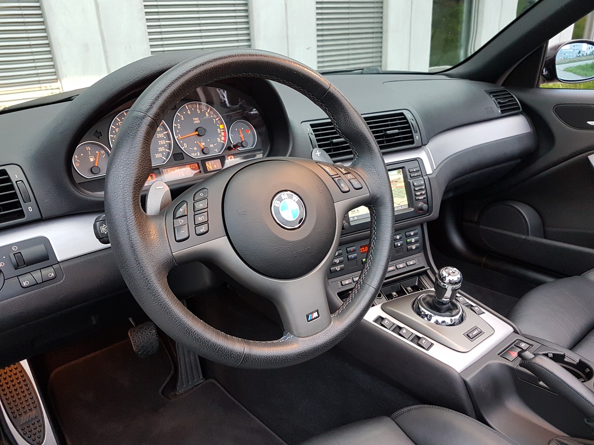 BMW M3 Cabriolet-image-3