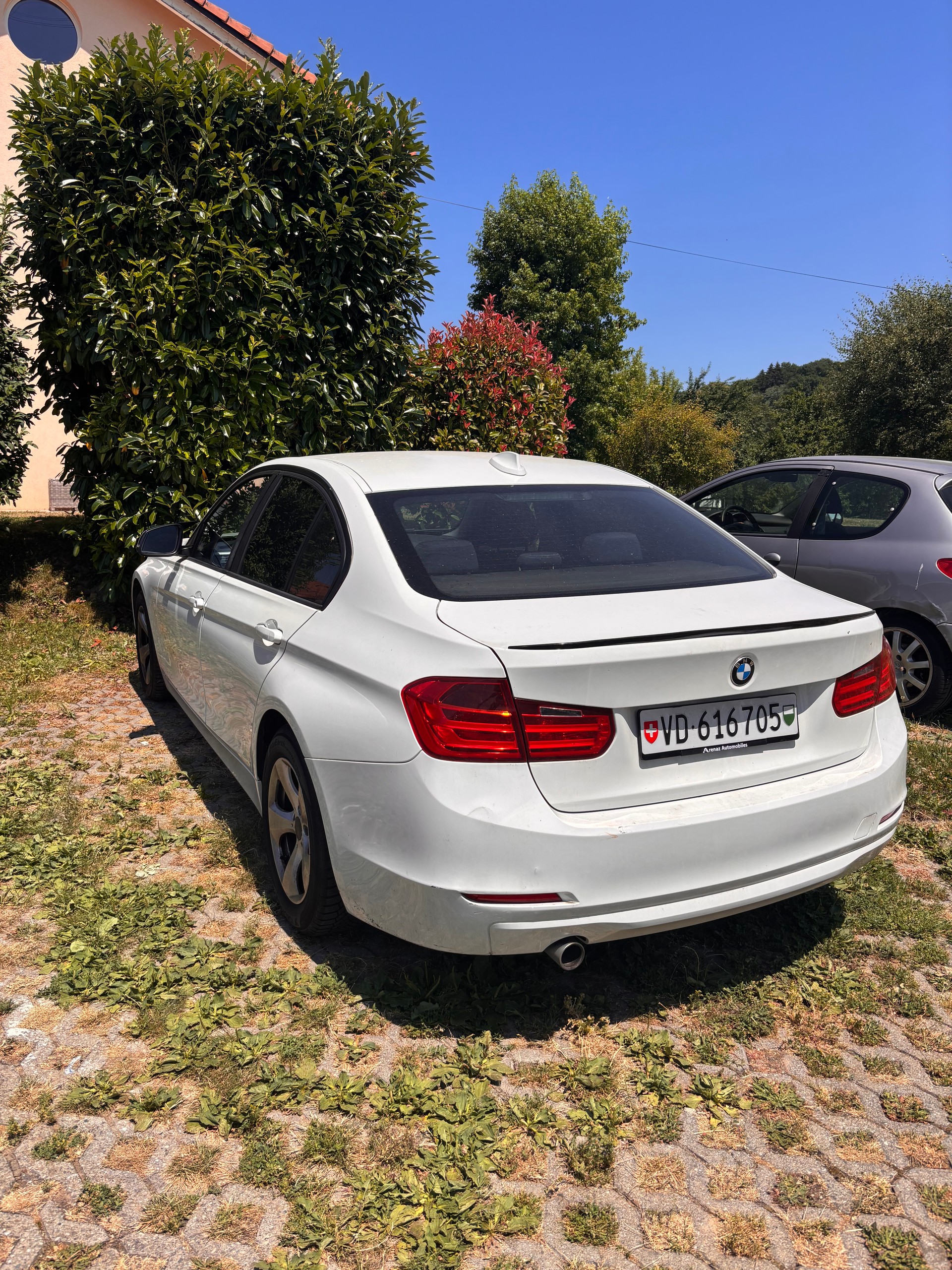 BMW 320d EfficD Edition-image-1