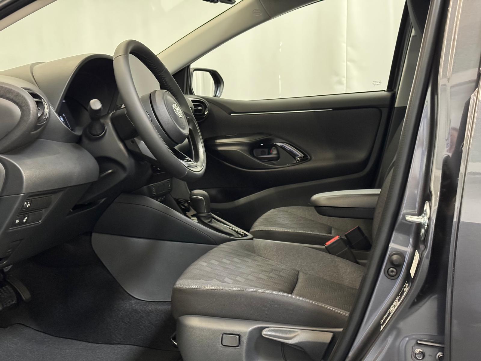 TOYOTA Yaris 1.5 VVT-i HSD Trend-image-16