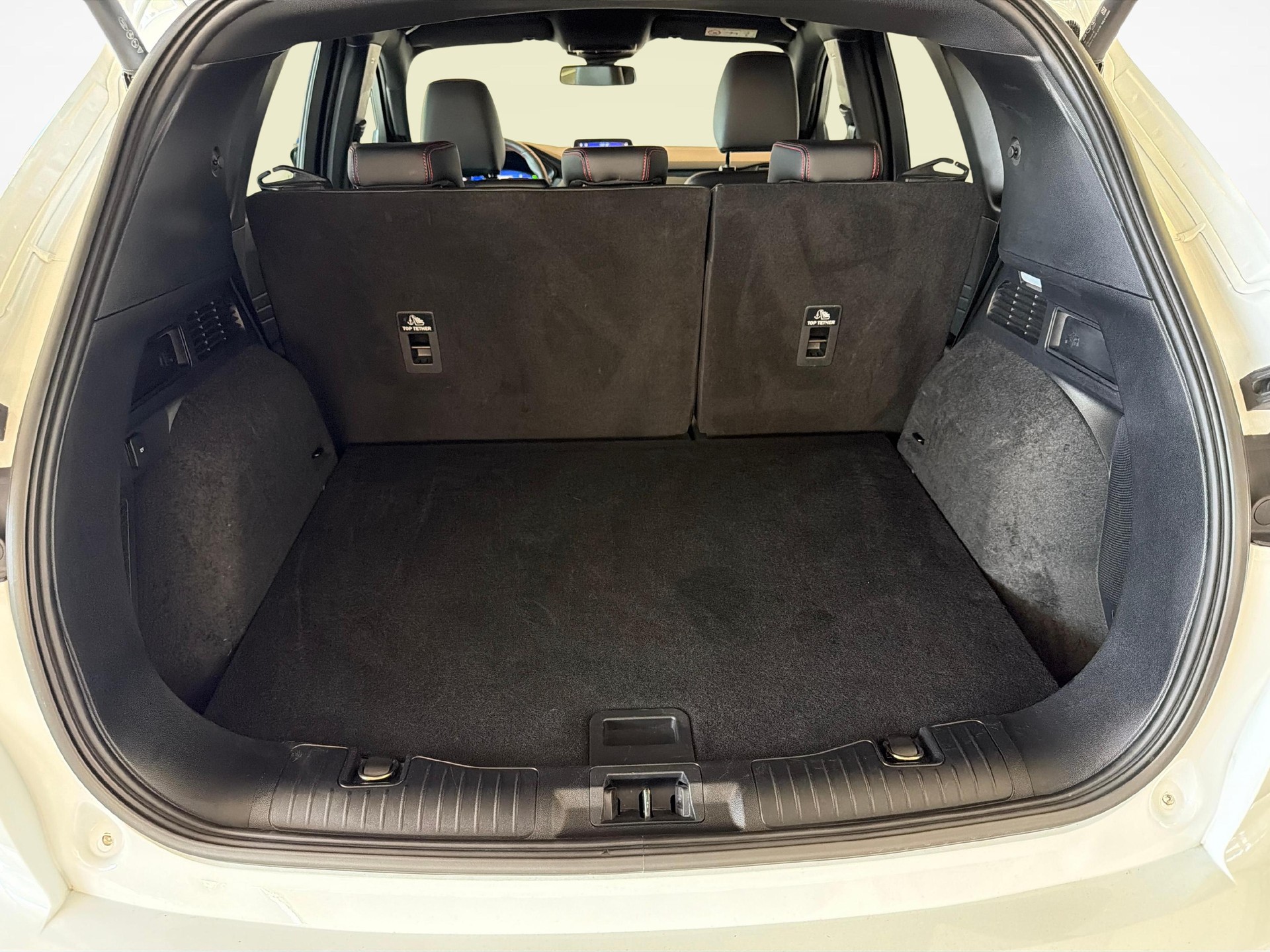 FORD Kuga 2.5 Plug-in Hybrid ST-Line X-image-18