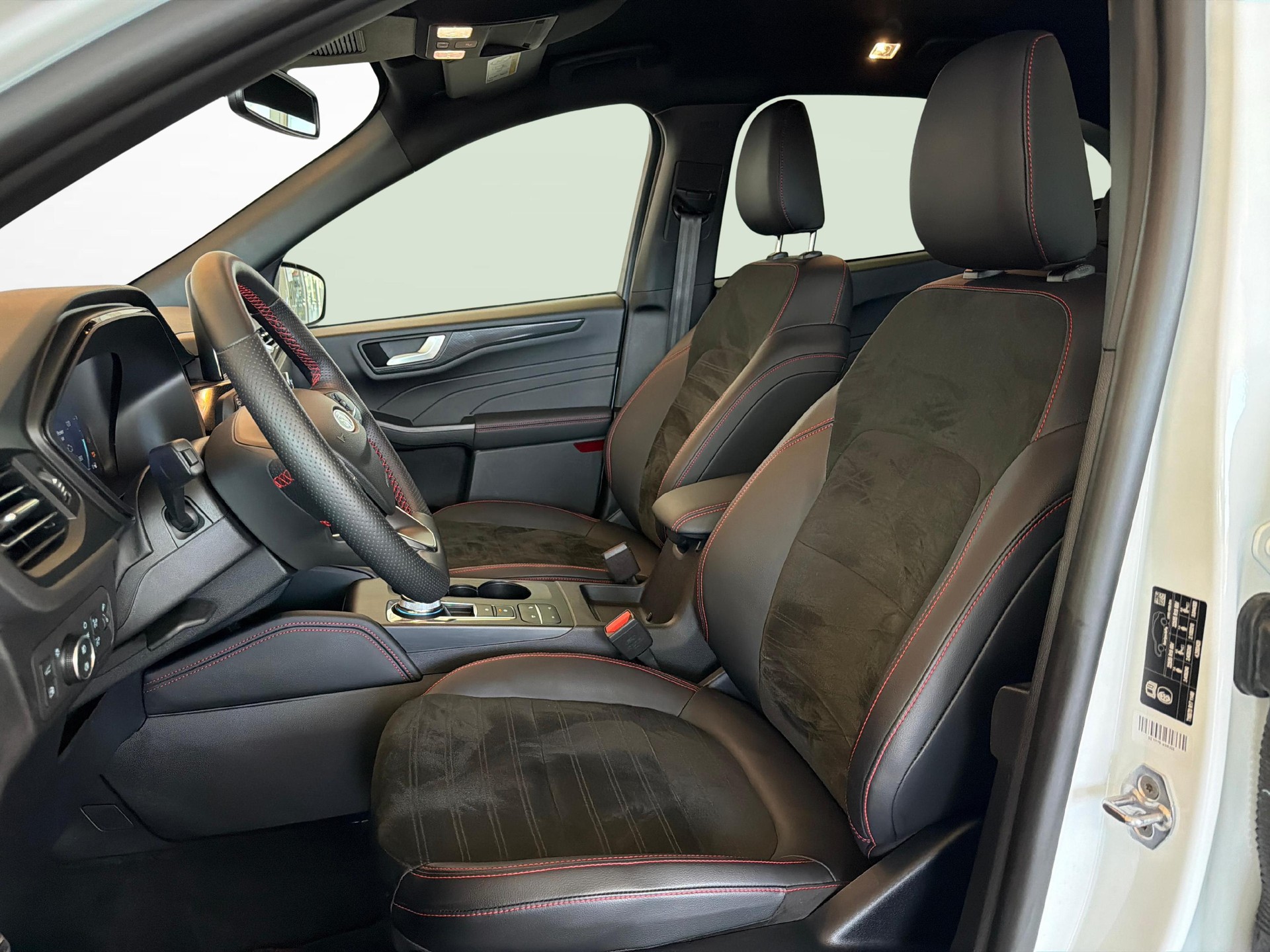 FORD Kuga 2.5 Plug-in Hybrid ST-Line X-image-9