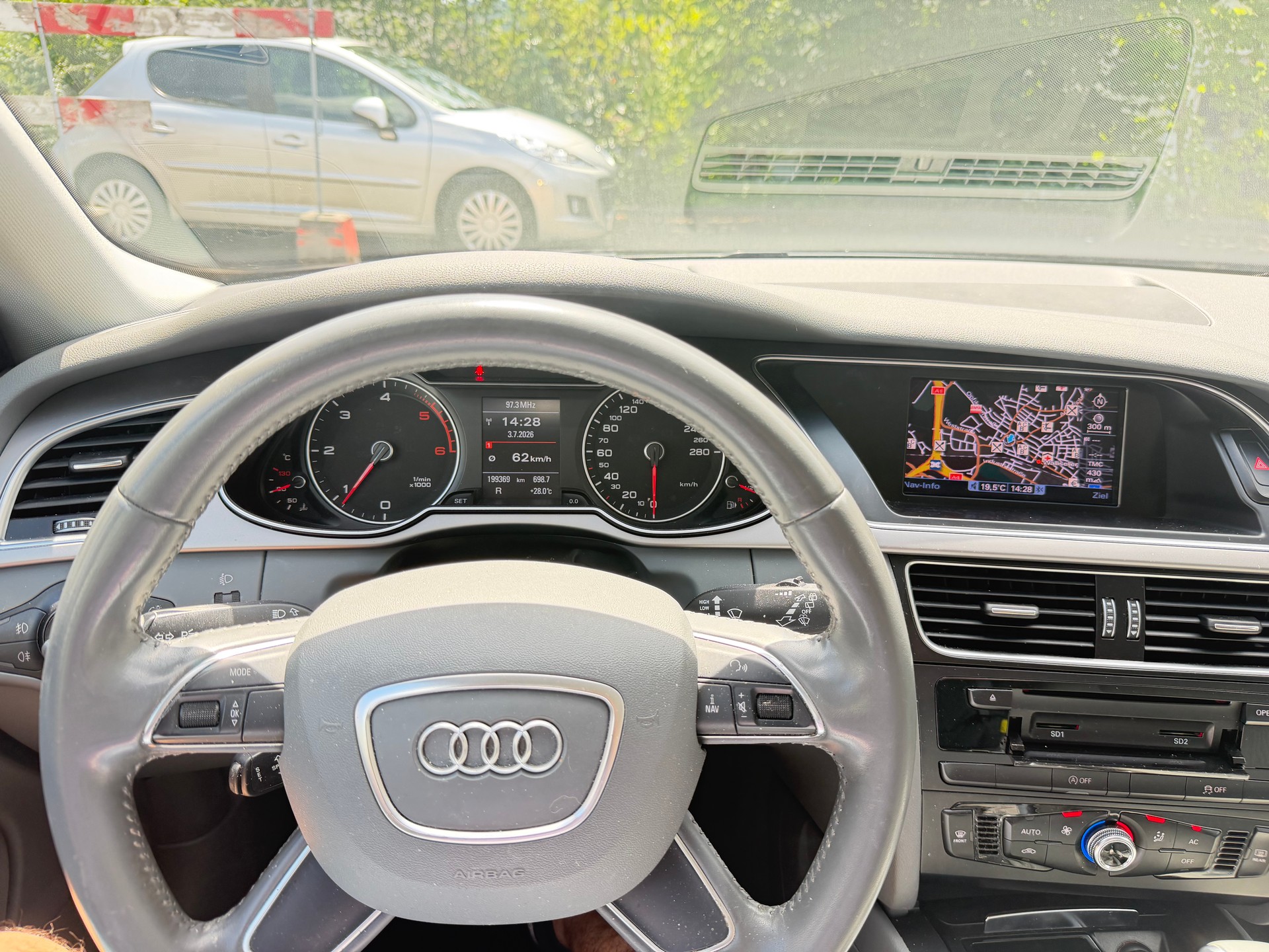 AUDI A4 Avant 2.0 TDI multitronic-image-7