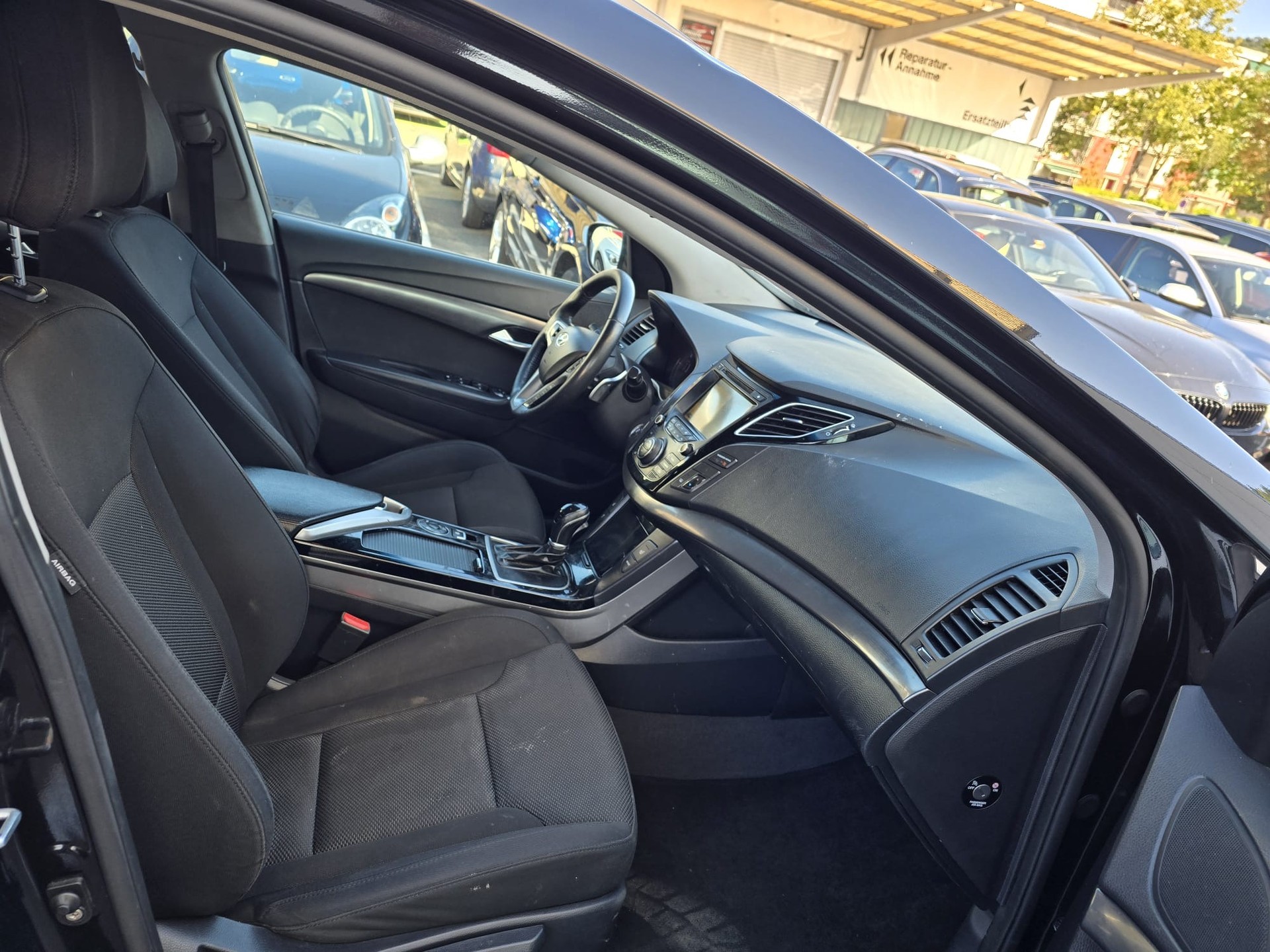 HYUNDAI i40 Wagon 1.7 CRDI Premium Automatic-image-18