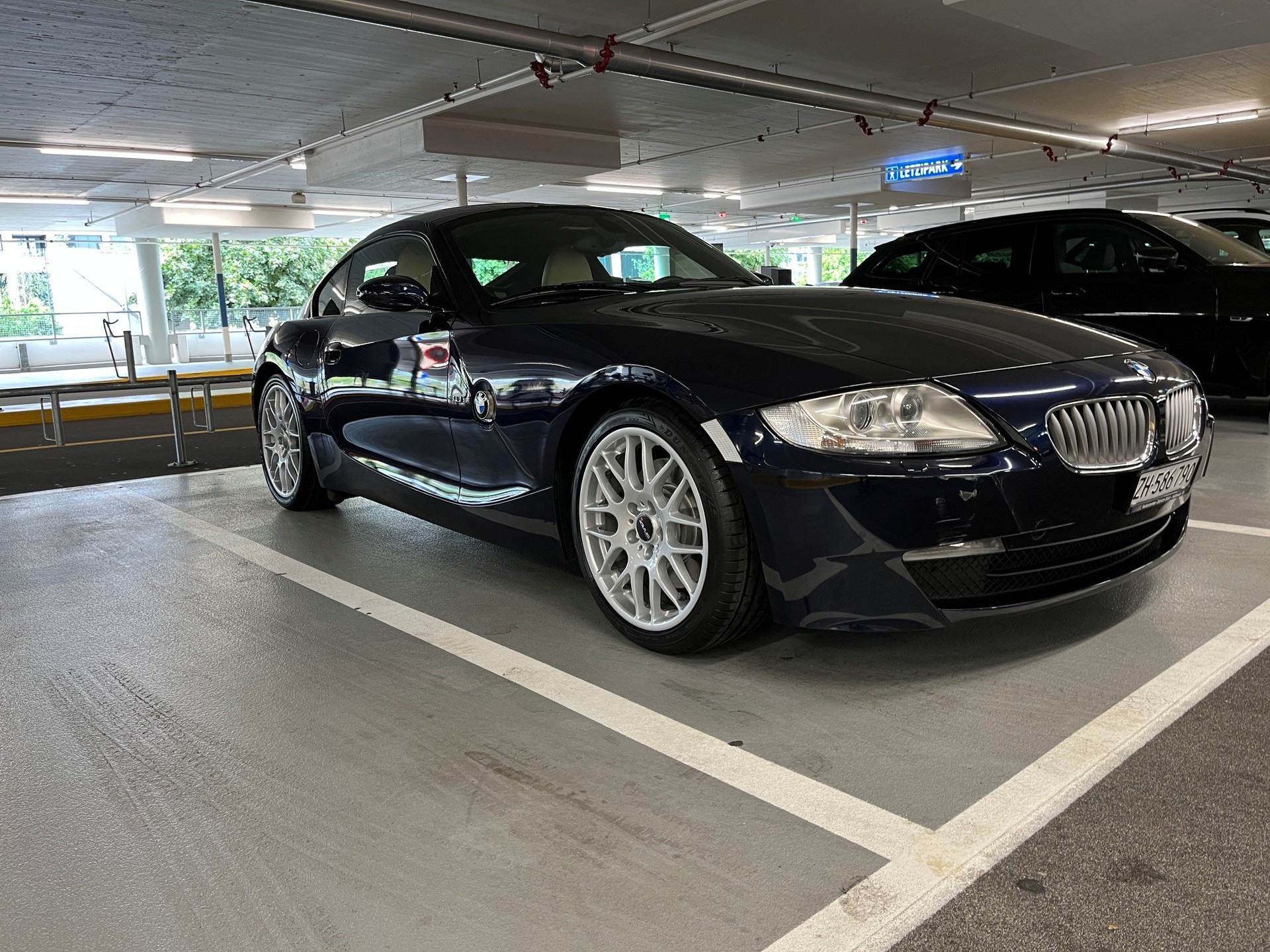 BMW 3.0si-image-0