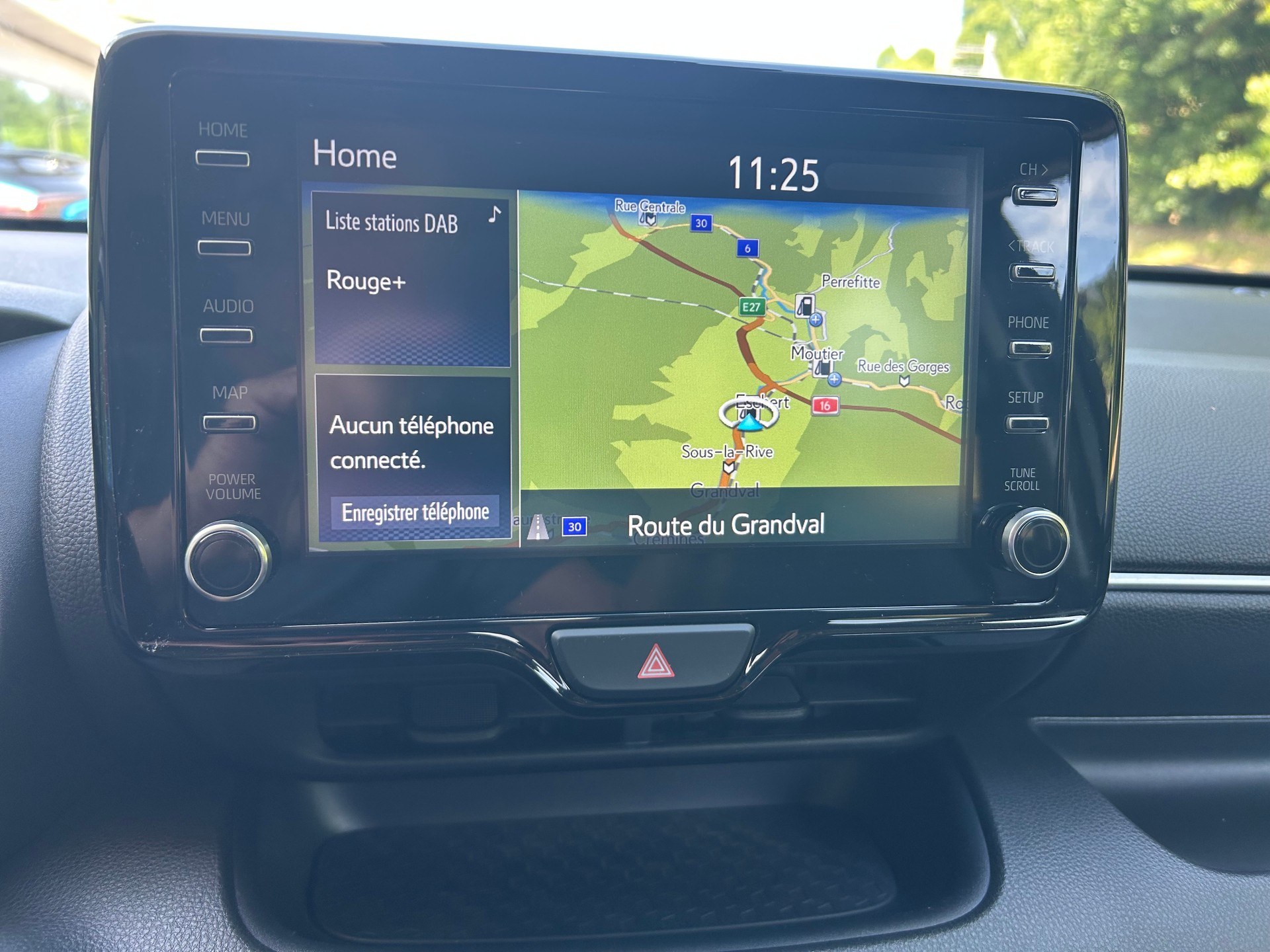 TOYOTA Yaris 1.5 Trend e-CVT-image-8
