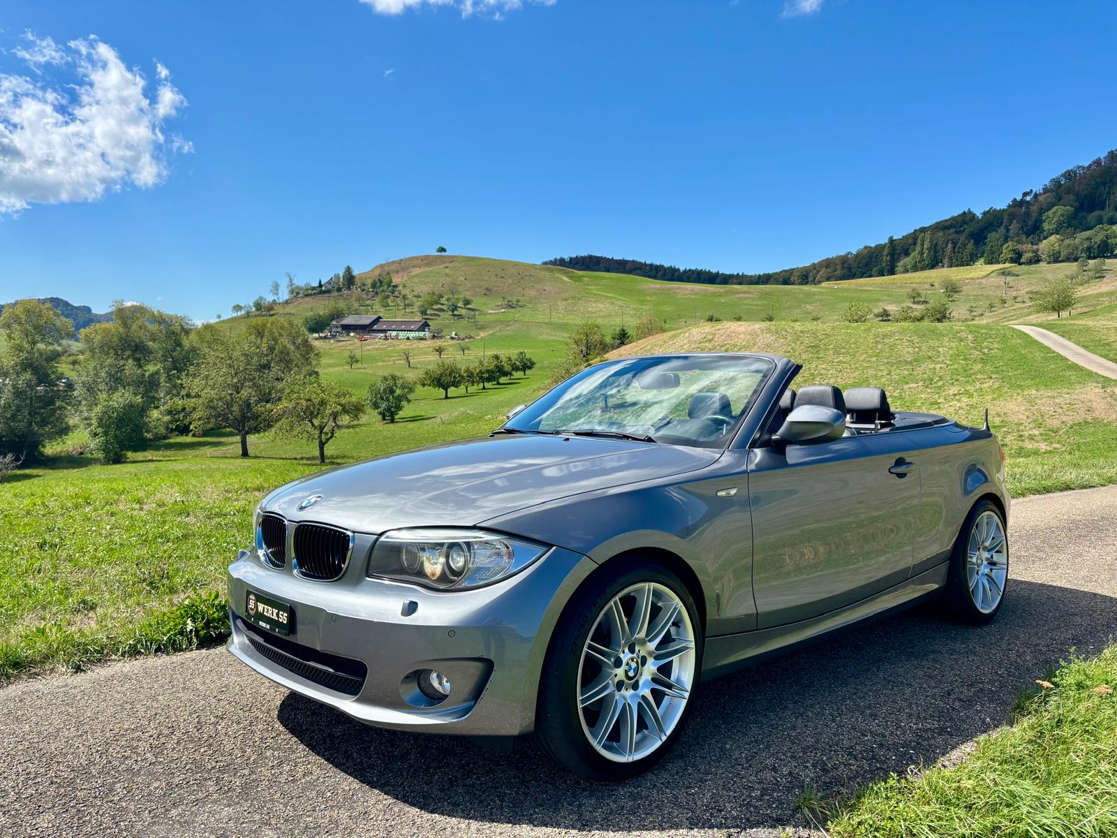 BMW 120i Cabrio-image-1