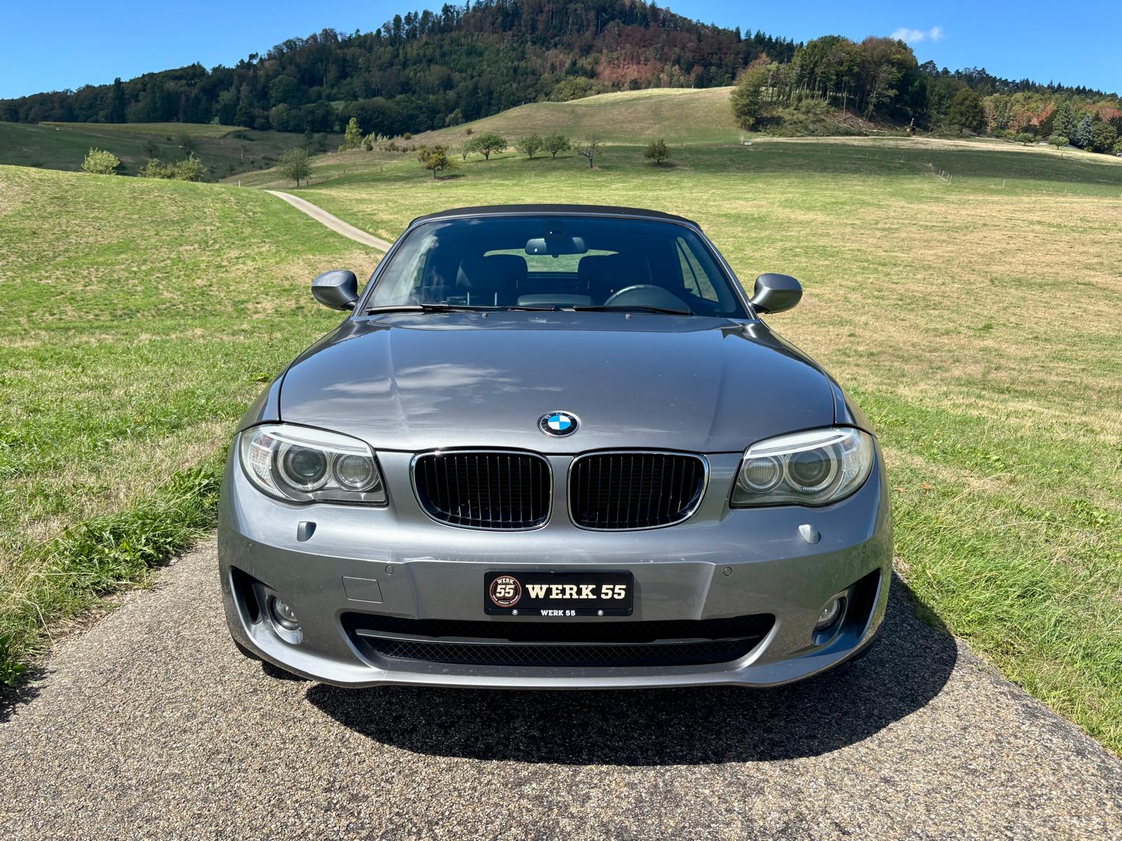 BMW 120i Cabrio-image-6
