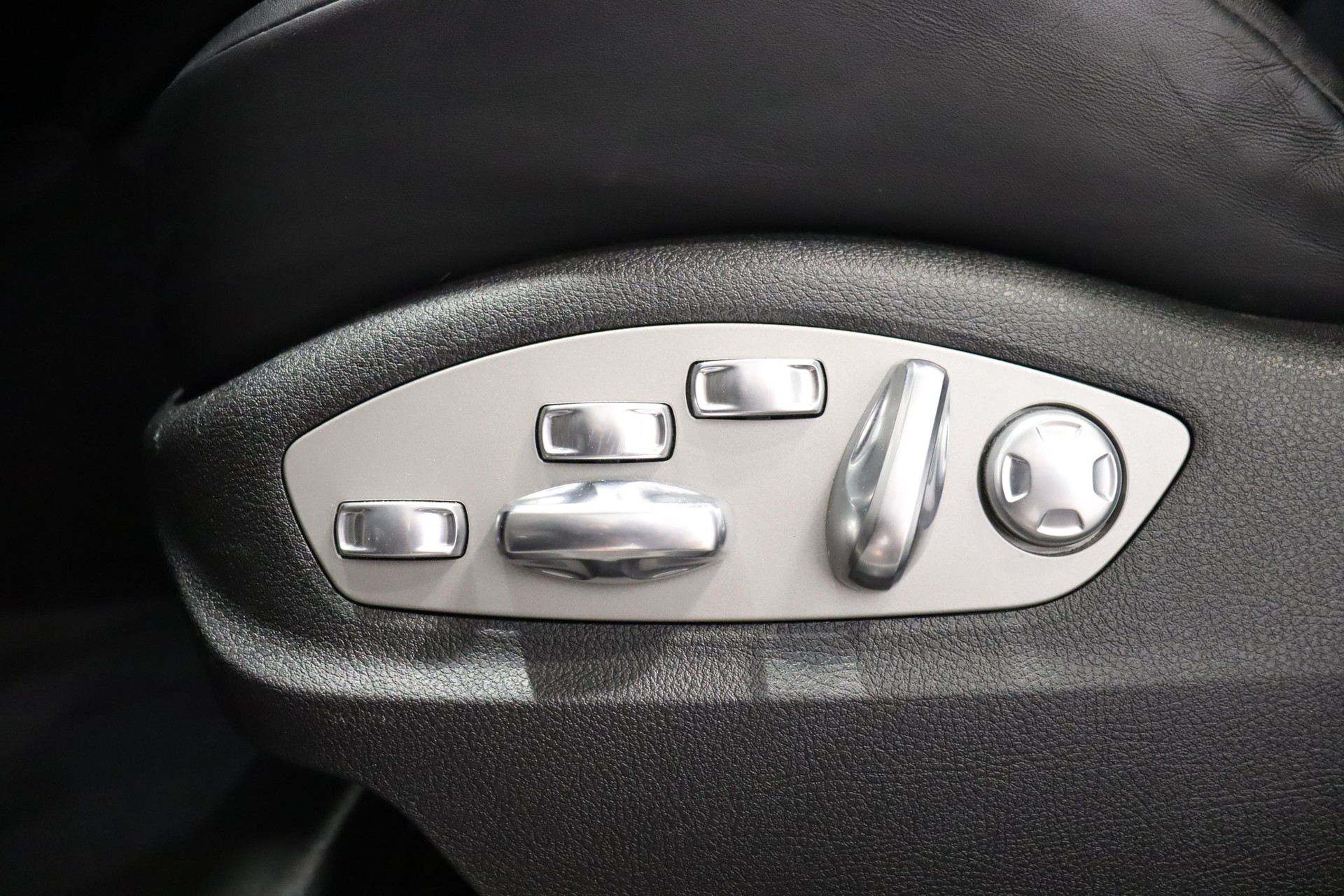 PORSCHE Macan 2.9 V6 GTS-image-3