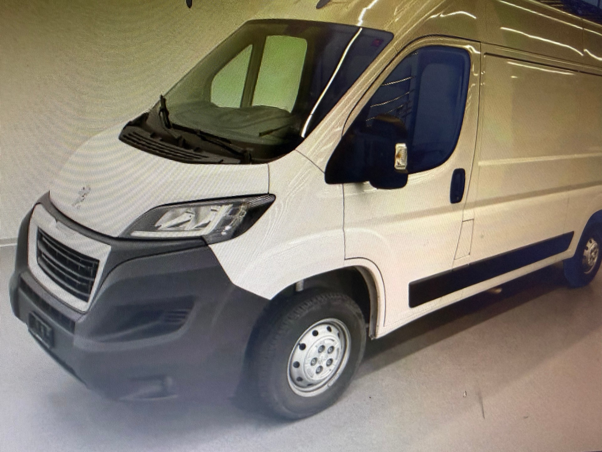 PEUGEOT Boxer 2.2 HDI 335 L2H2-image-0