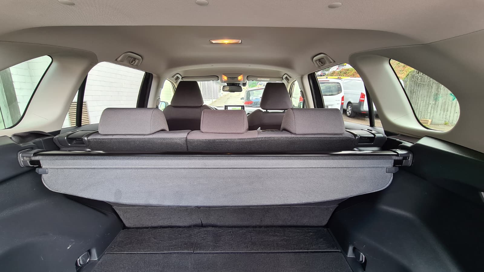 TOYOTA RAV-4 2.5 HSD Trend e-CVT 4WD ** 222 PS ** Modell 2020 ** GR-Navi ** RF-Kamera ** Sitzheizung ** Tempomat ** Frisch Ab MFK **-image-17