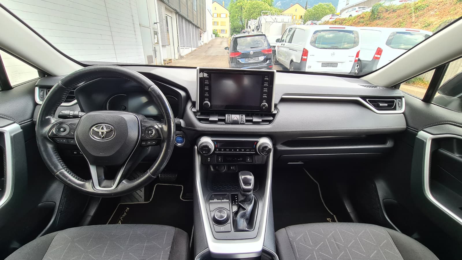 TOYOTA RAV-4 2.5 HSD Trend e-CVT 4WD ** 222 PS ** Modell 2020 ** GR-Navi ** RF-Kamera ** Sitzheizung ** Tempomat ** Frisch Ab MFK **-image-13