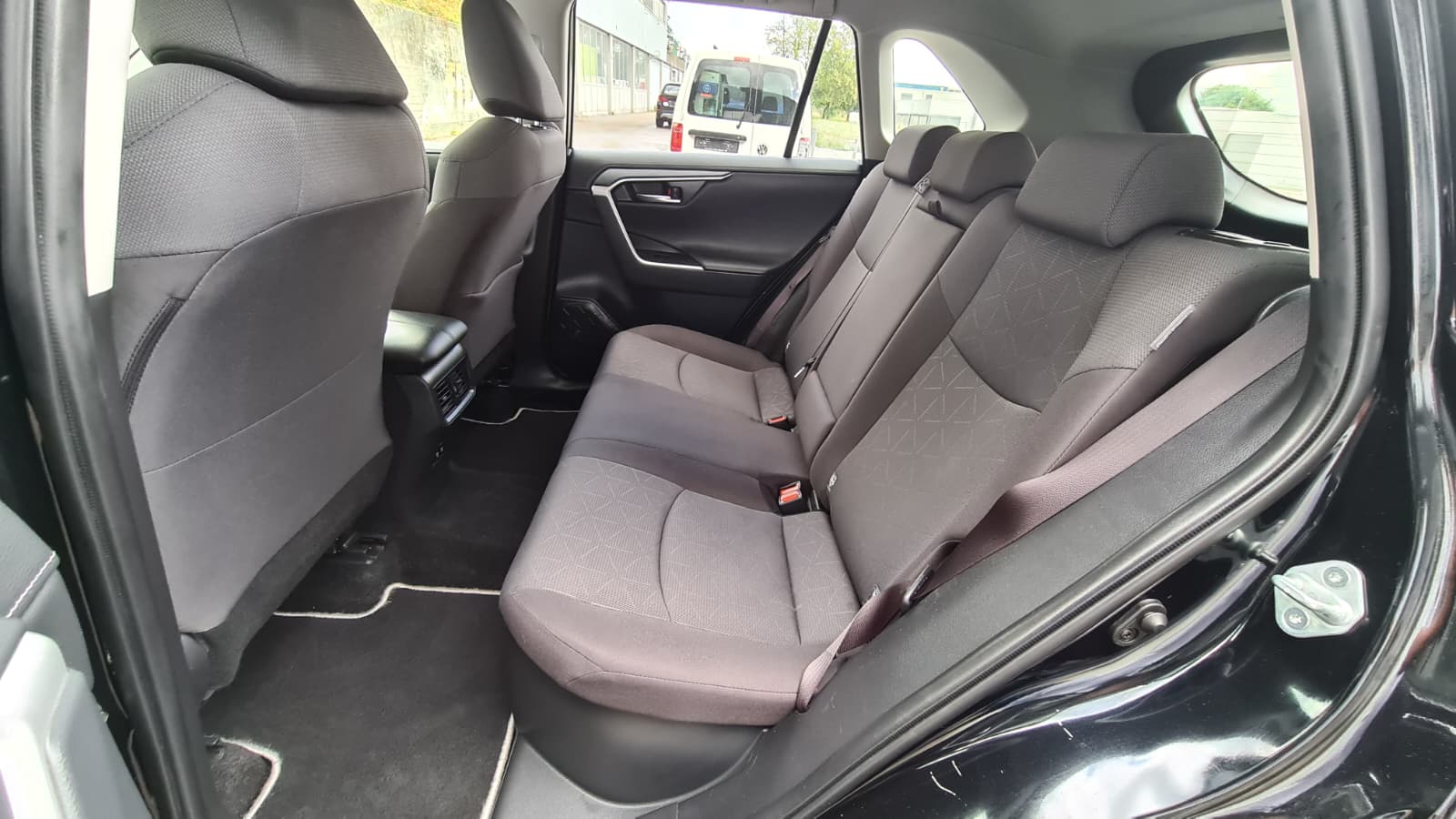 TOYOTA RAV-4 2.5 HSD Trend e-CVT 4WD ** 222 PS ** Modell 2020 ** GR-Navi ** RF-Kamera ** Sitzheizung ** Tempomat ** Frisch Ab MFK **-image-16