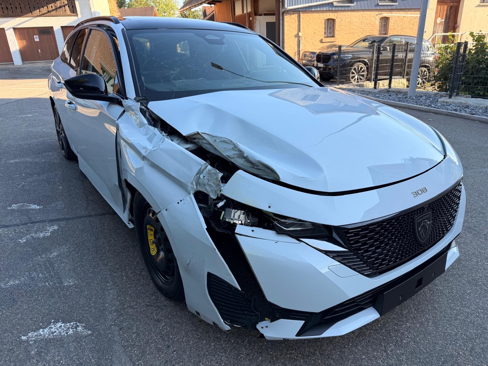PEUGEOT 308 SW 1.6 PHEV 225 GT-image-5