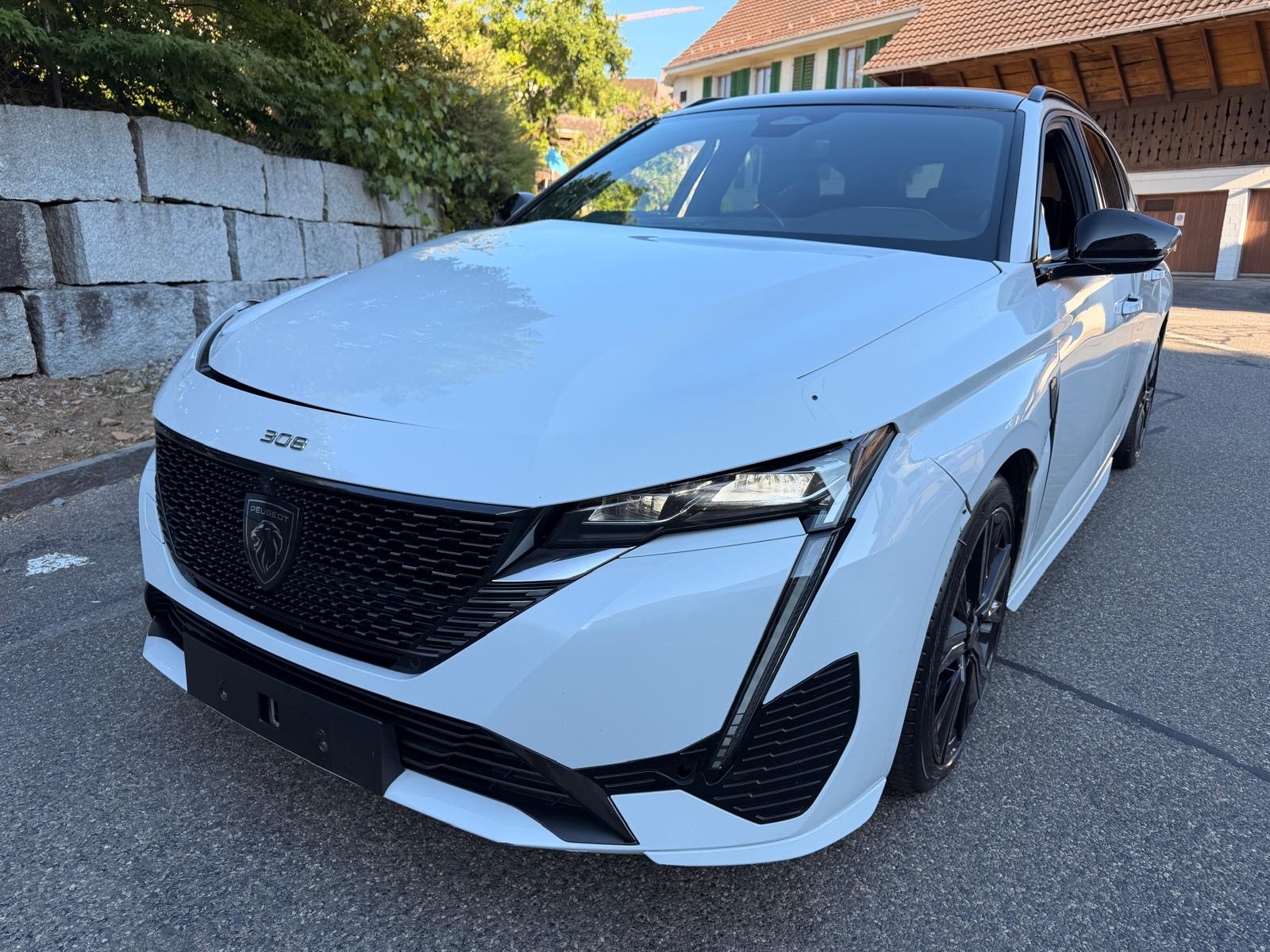 PEUGEOT 308 SW 1.6 PHEV 225 GT-image-1
