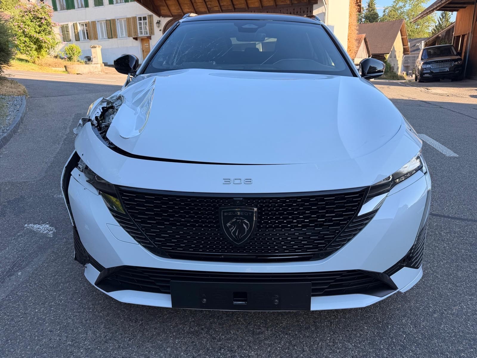 PEUGEOT 308 SW 1.6 PHEV 225 GT-image-6