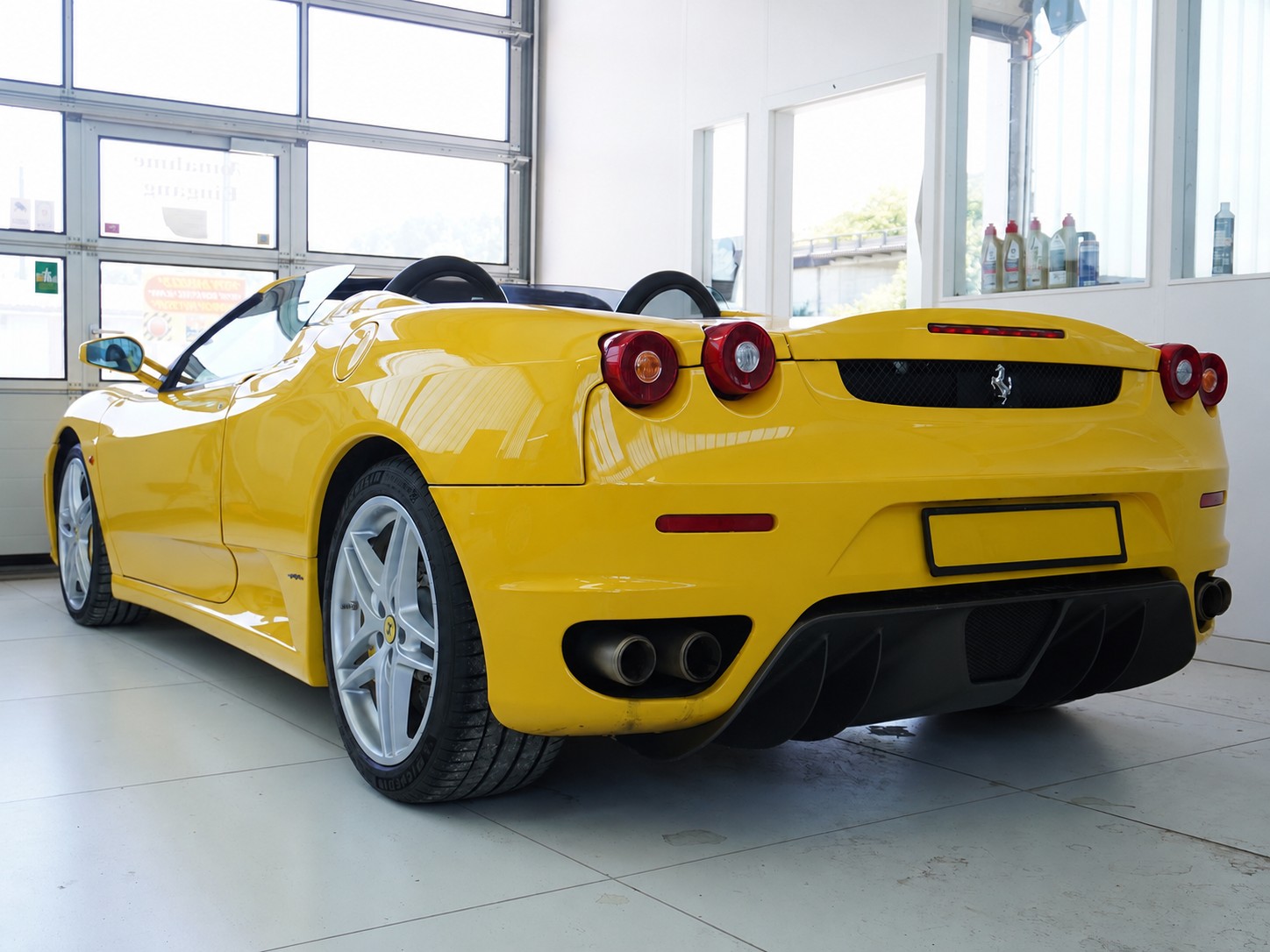 FERRARI F430 Spider-showroom-element-2