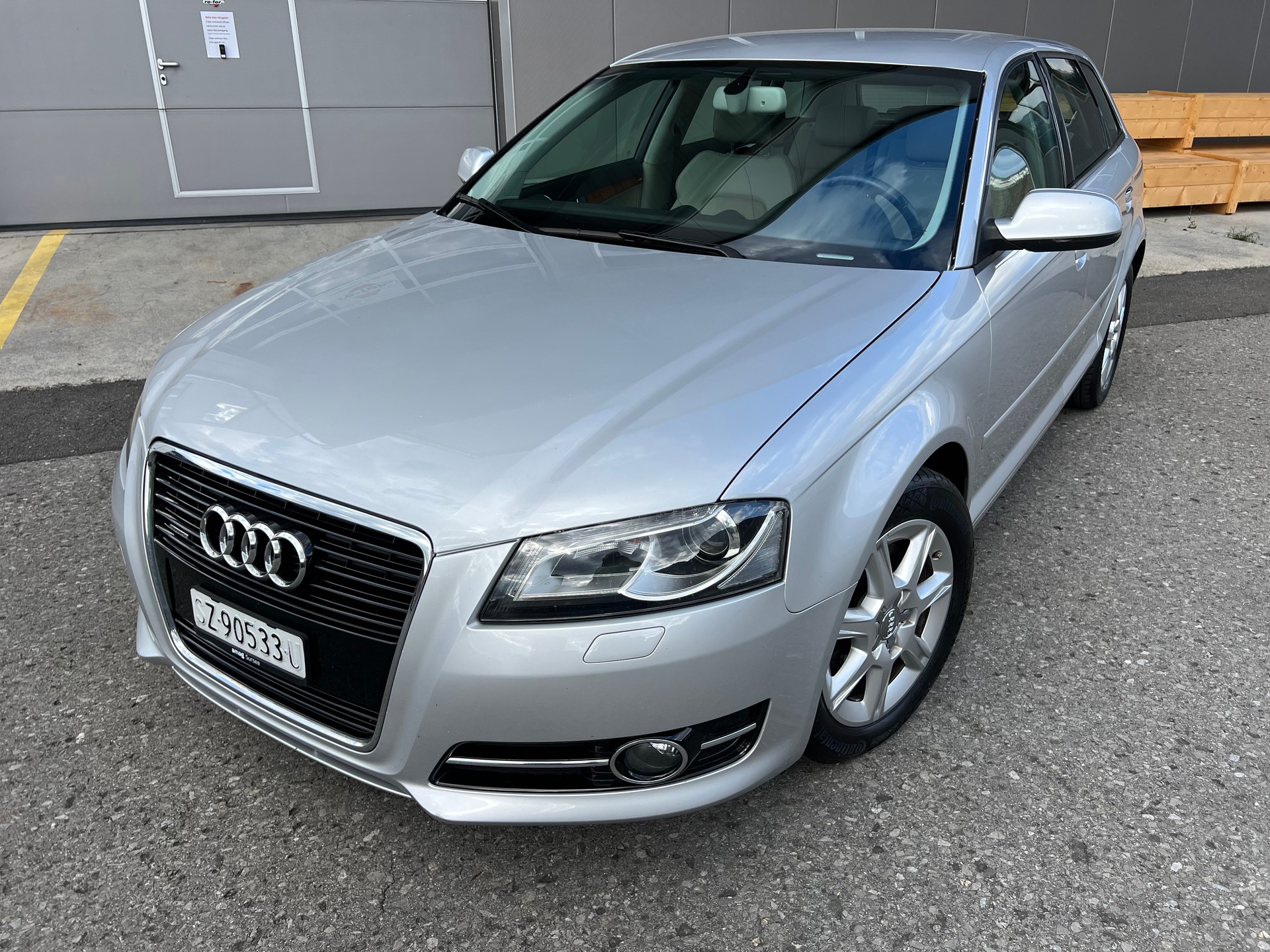 AUDI A3 Sportback 1.8 TFSI Ambition 4x4 *** Klima * Teilleder * Alufelgen ***-image-8