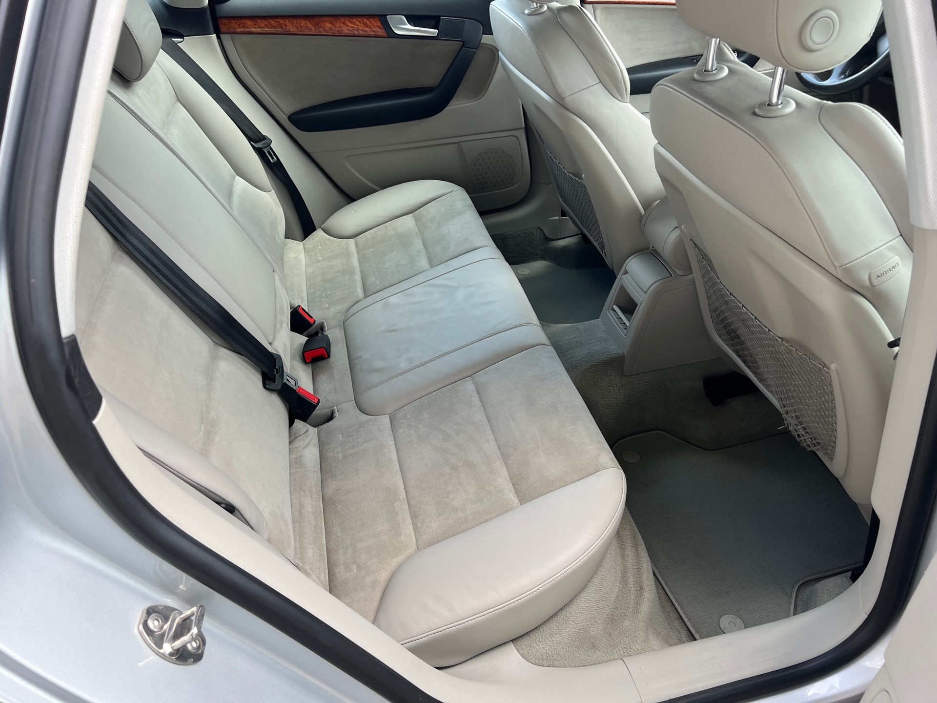 AUDI A3 Sportback 1.8 TFSI Ambition 4x4 *** Klima * Teilleder * Alufelgen ***-image-13