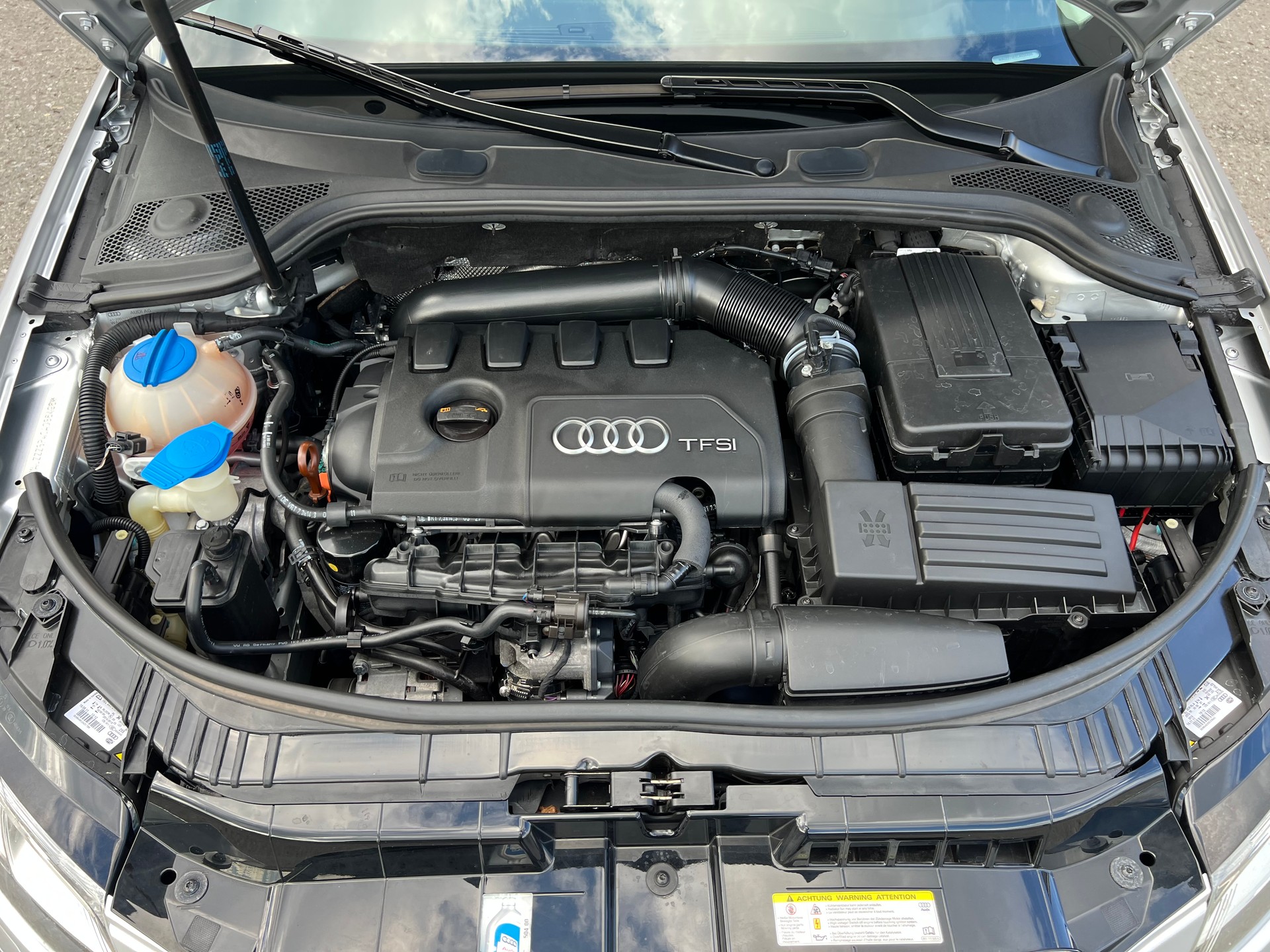 AUDI A3 Sportback 1.8 TFSI Ambition 4x4 *** Klima * Teilleder * Alufelgen ***-image-26