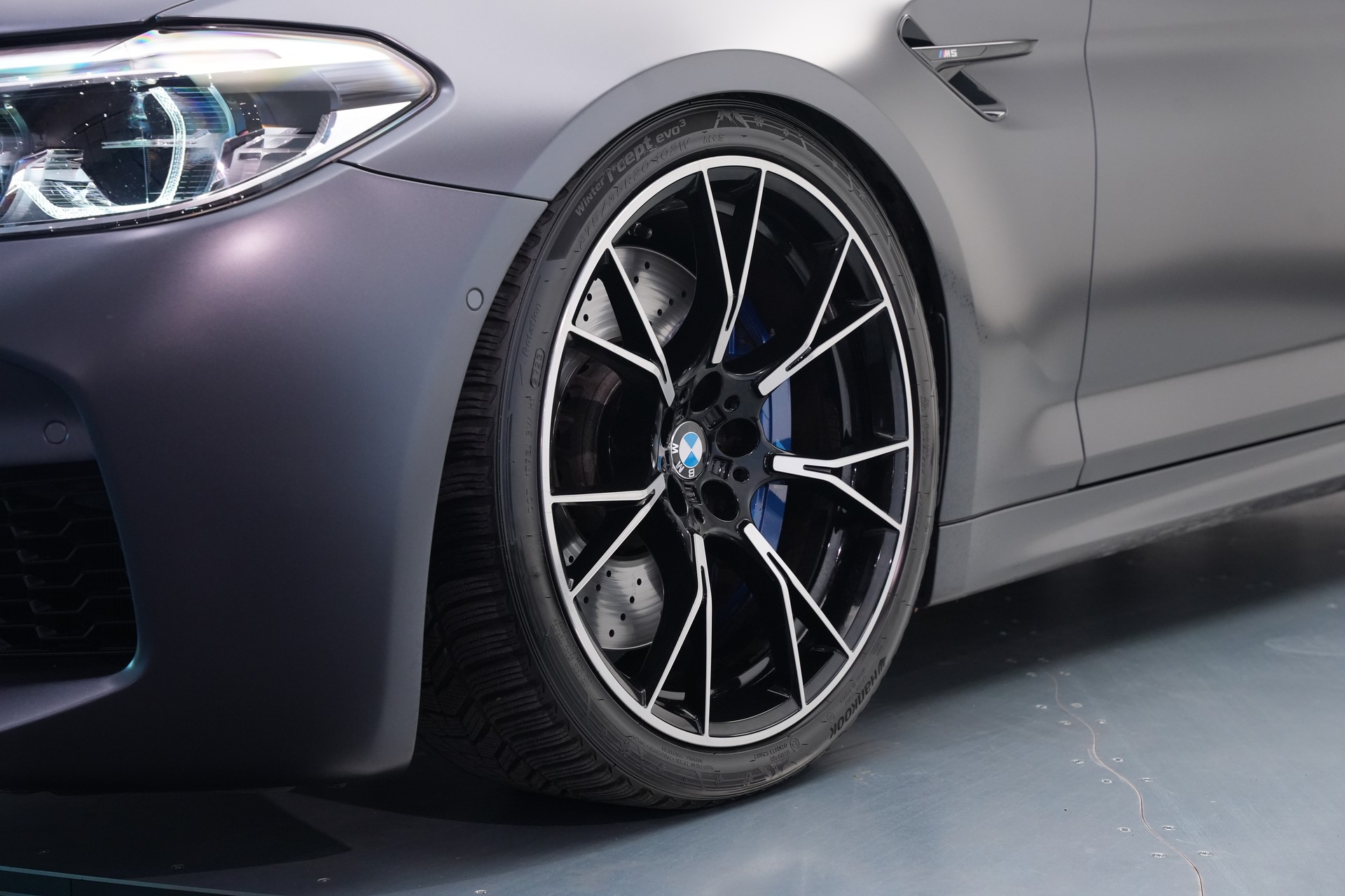 BMW M5 xDrive Competition Drivelogic *CH-Fahrzeug* *Frozen Grey*-image-53