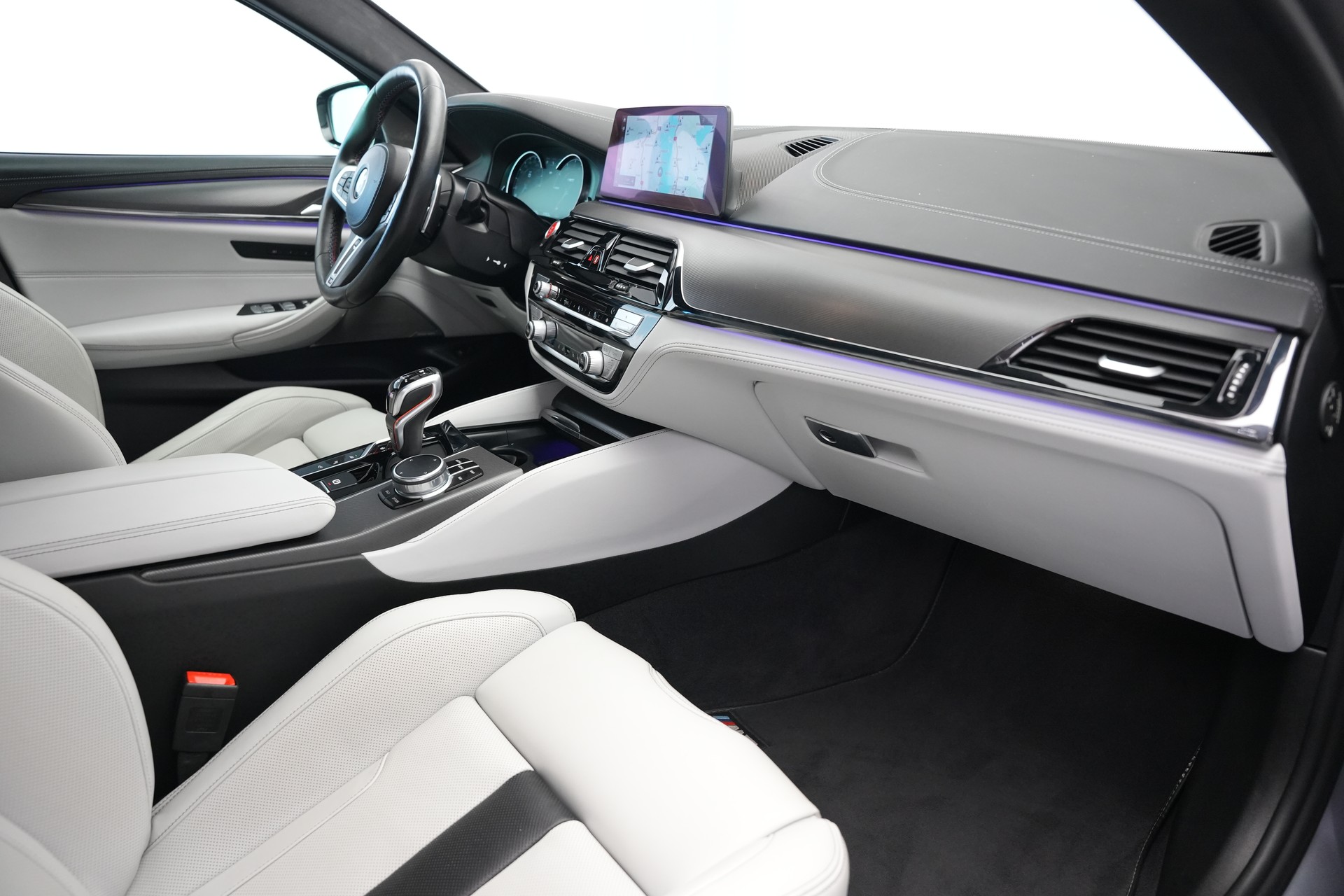 BMW M5 xDrive Competition Drivelogic *CH-Fahrzeug* *Frozen Grey*-image-11