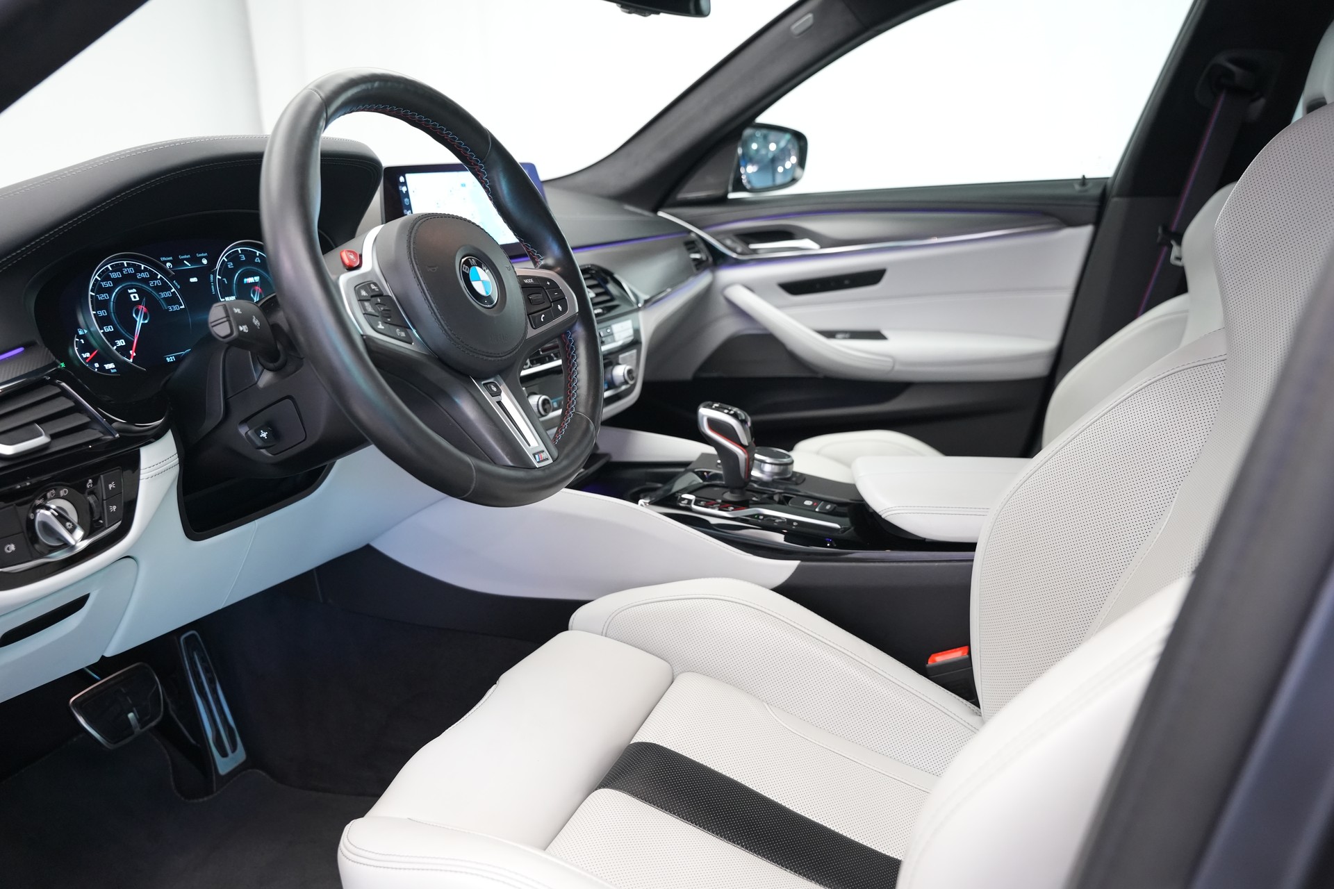BMW M5 xDrive Competition Drivelogic *CH-Fahrzeug* *Frozen Grey*-image-10