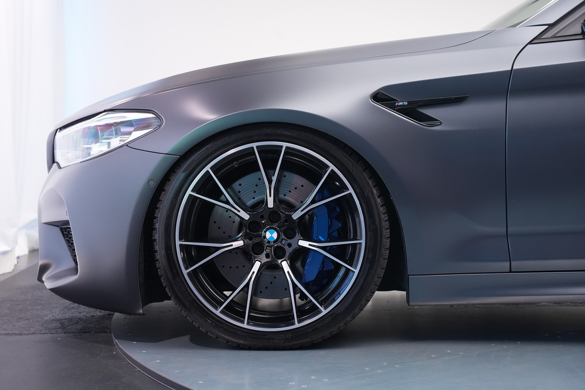 BMW M5 xDrive Competition Drivelogic *CH-Fahrzeug* *Frozen Grey*-image-47