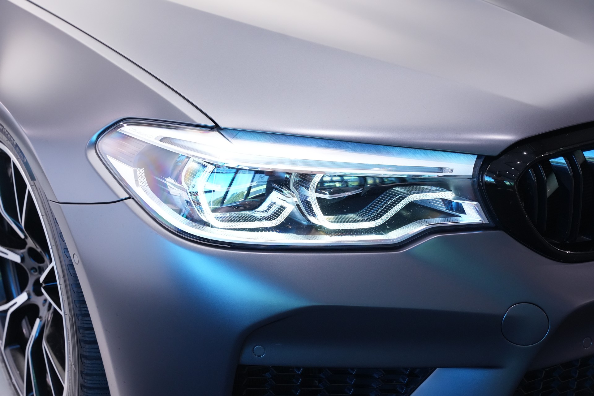 BMW M5 xDrive Competition Drivelogic *CH-Fahrzeug* *Frozen Grey*-image-51
