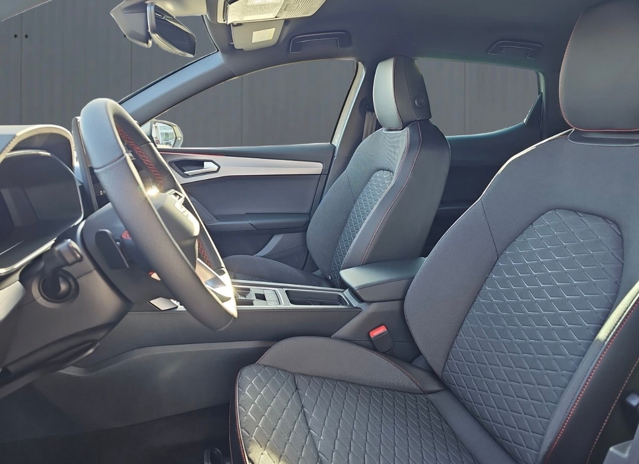 SEAT 1.5 eTSI 150 Hola FR DSG-image-3