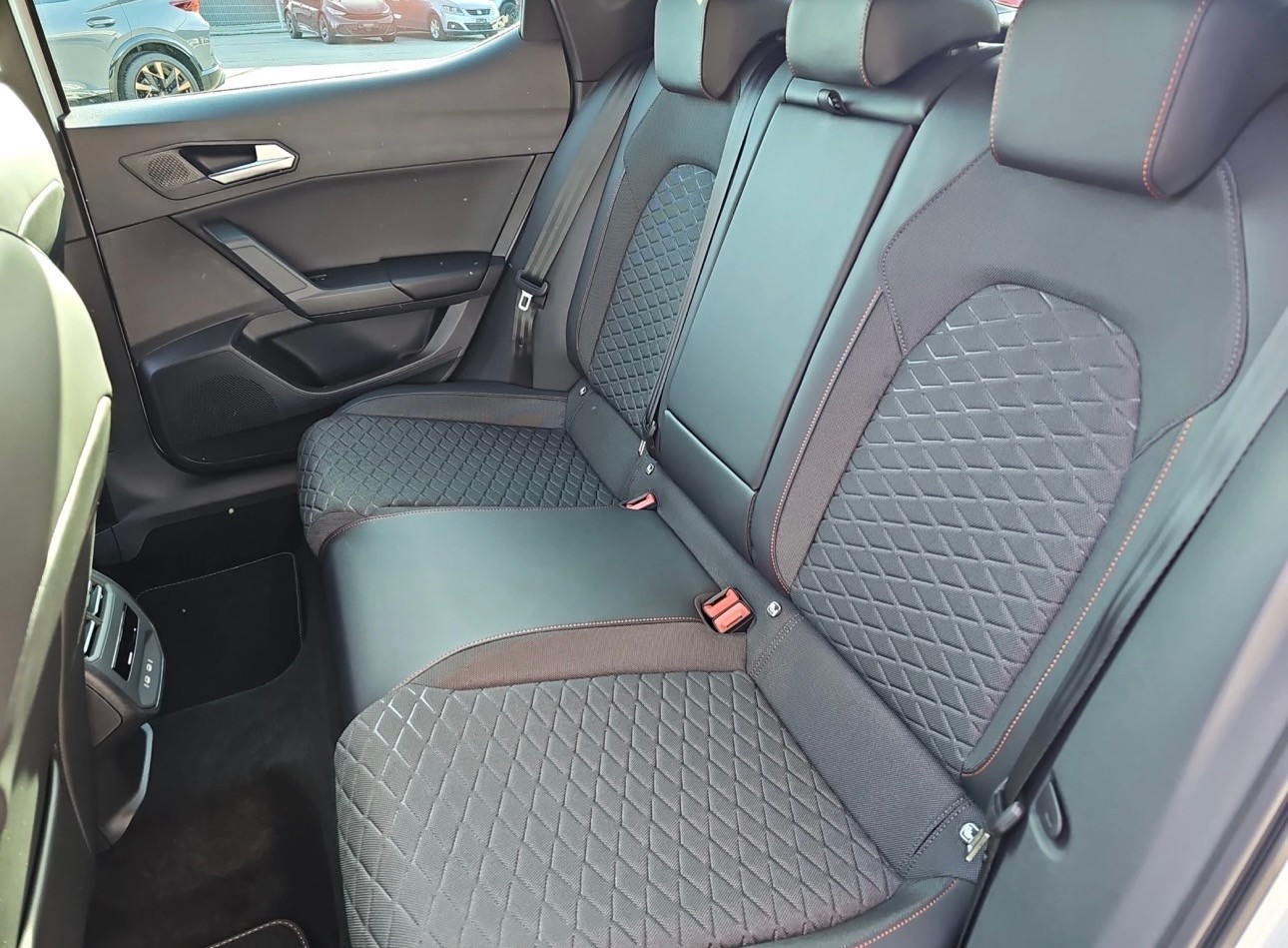 SEAT 1.5 eTSI 150 Hola FR DSG-image-4