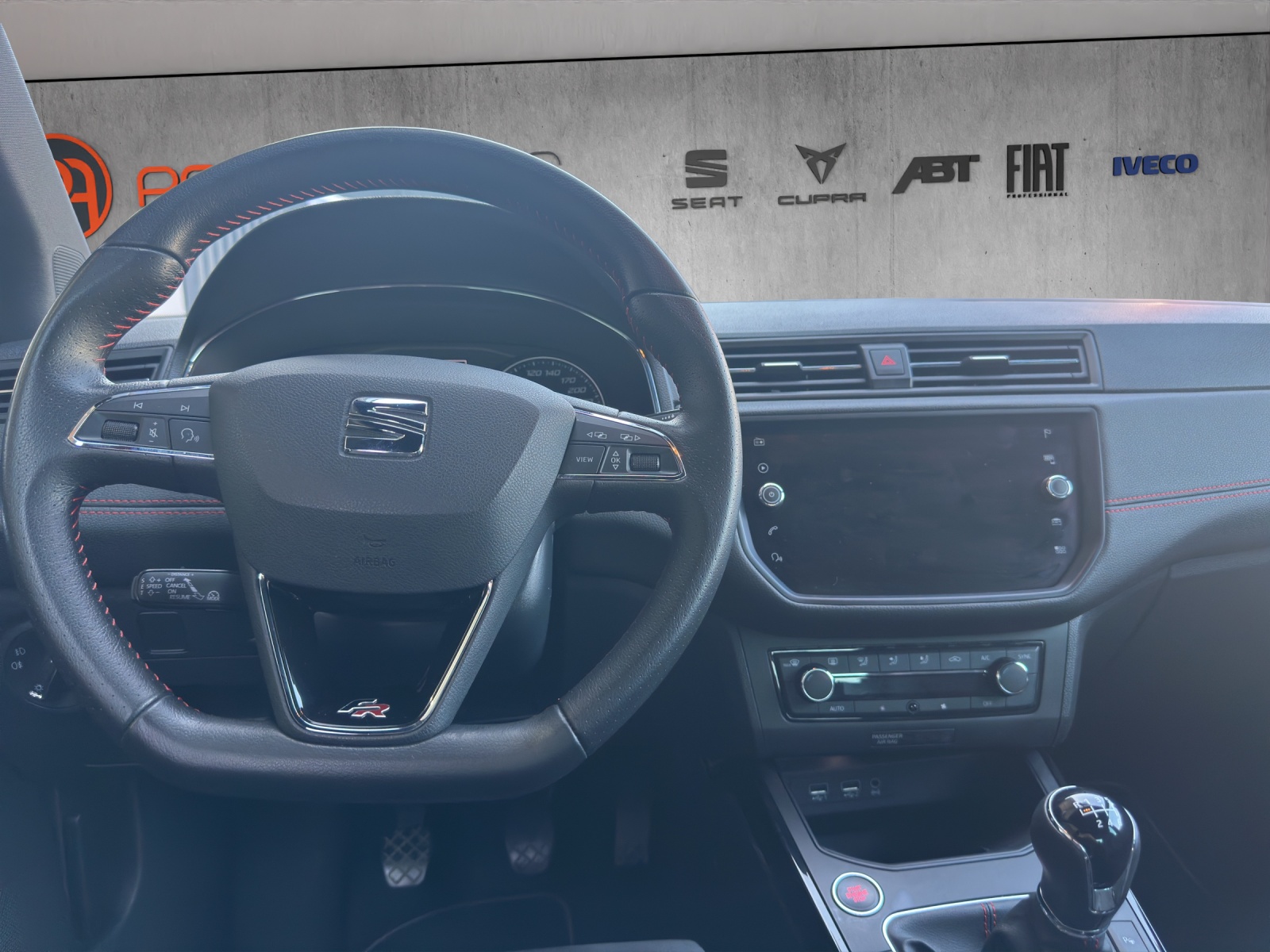 SEAT Arona 1.5 TSI Evo FR-image-9