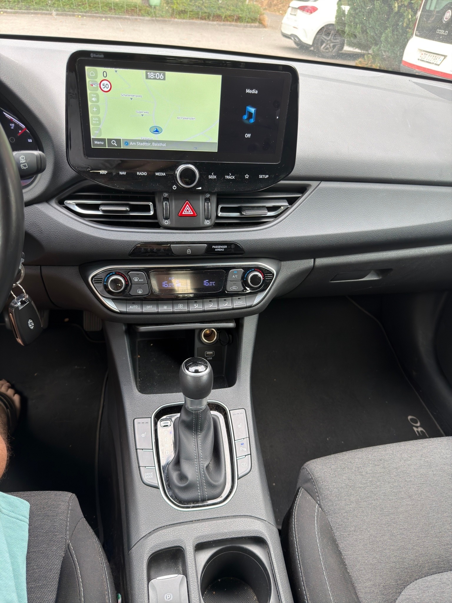 HYUNDAI i30 1.0 T-GDi Amplia 48V MH DCT-image-12