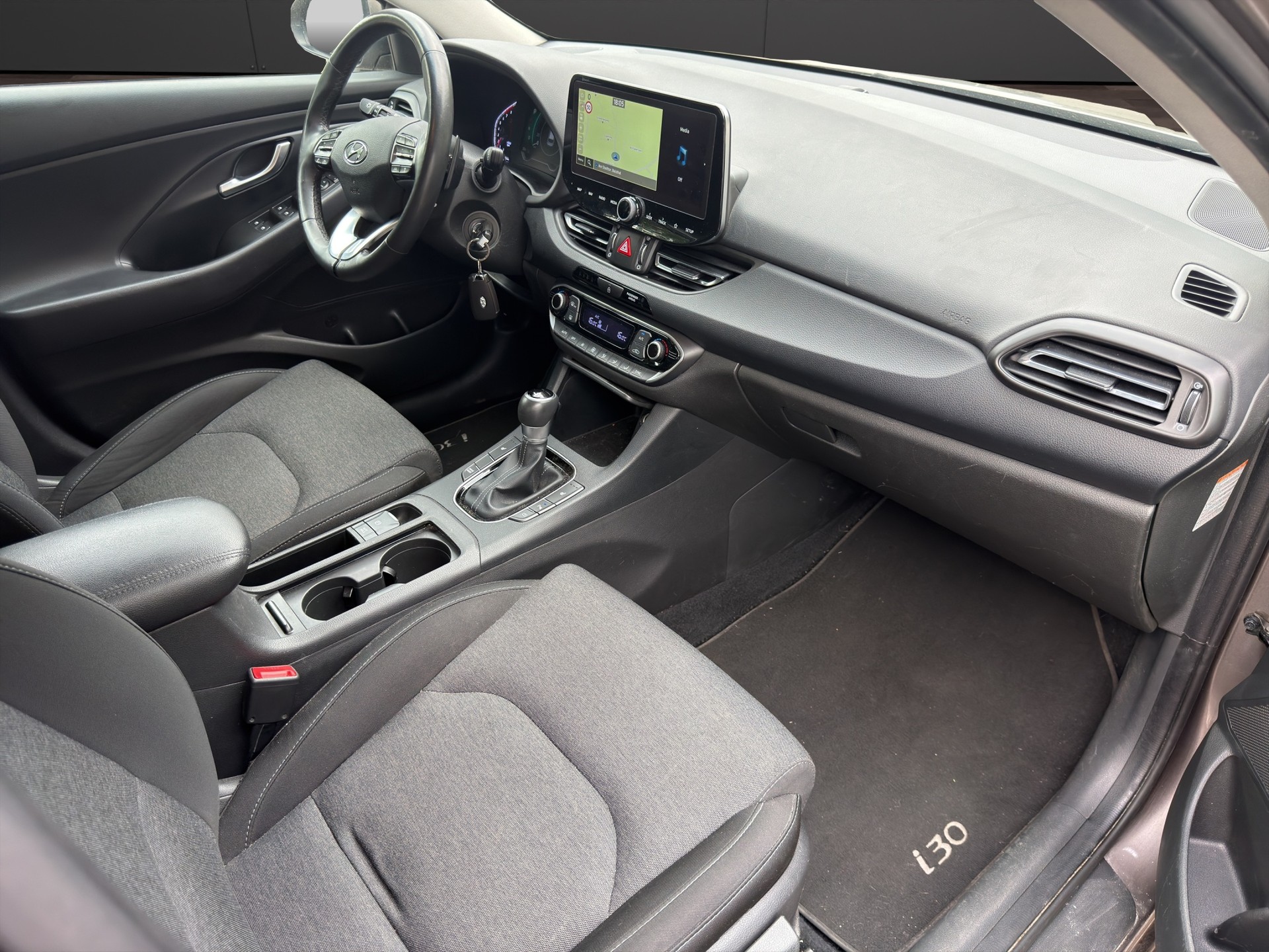HYUNDAI i30 1.0 T-GDi Amplia 48V MH DCT-image-10