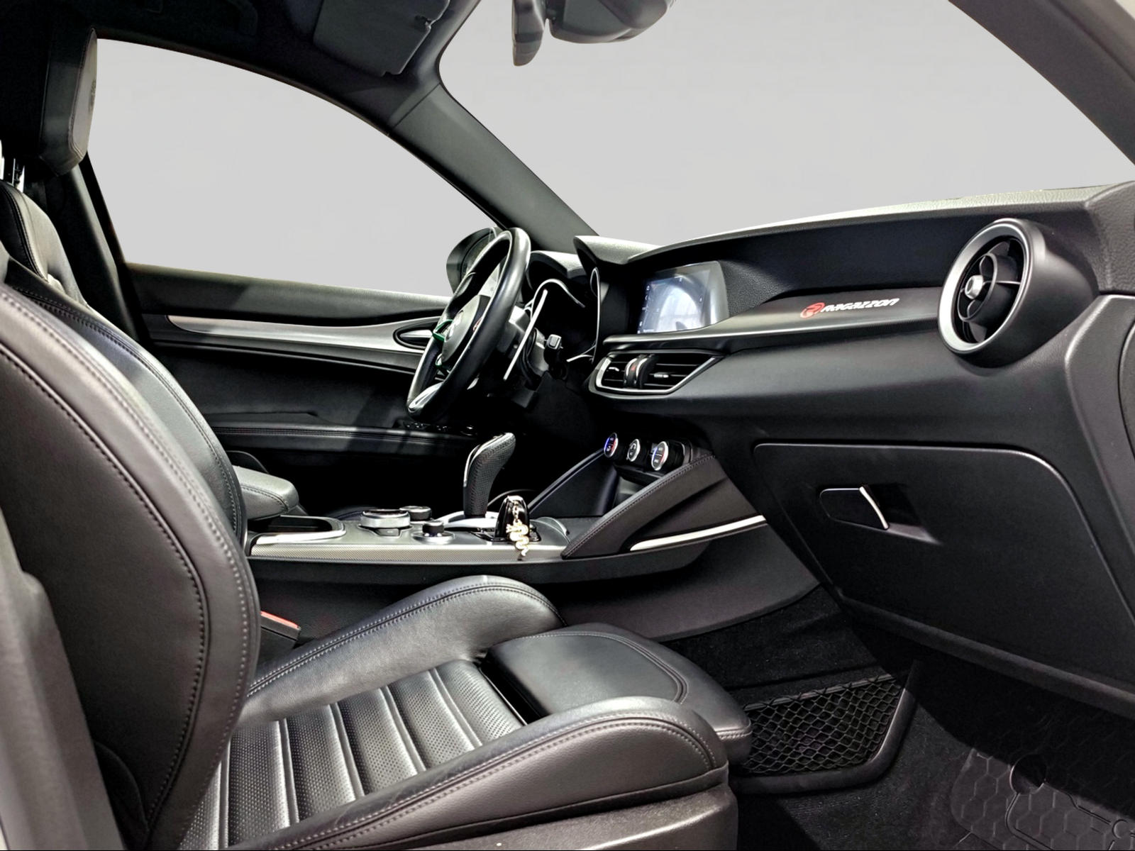 ALFA ROMEO Stelvio 2.0 Veloce Q4 Automatic-image-6