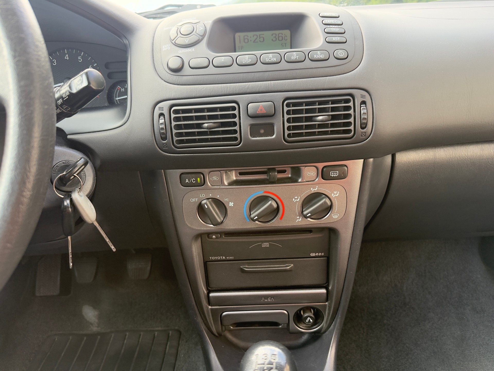 TOYOTA Corolla 1.6 Linea Sol plus-image-11