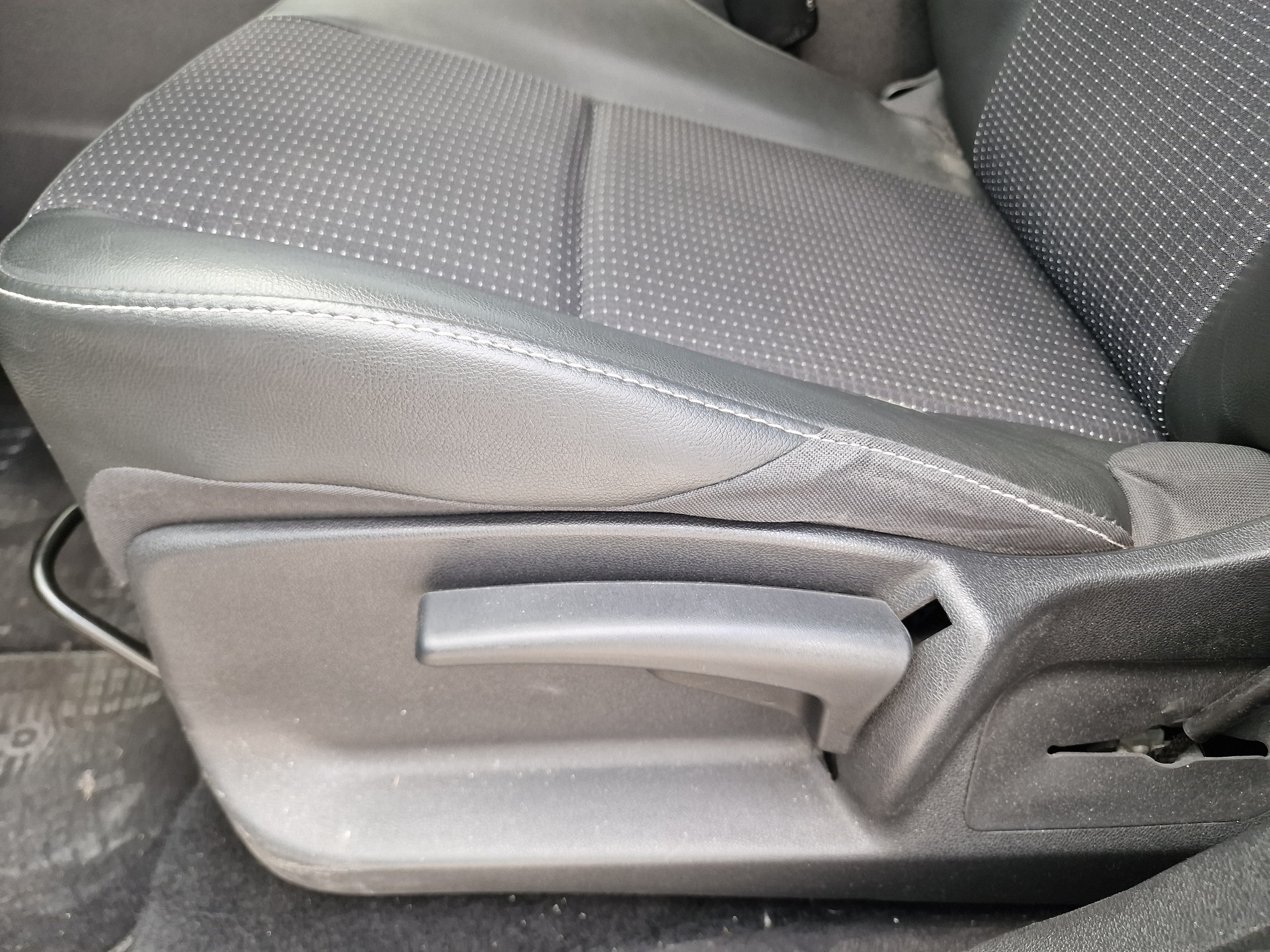 RENAULT Scénic 2.0 16V Dynamique X-Tronic CVT MFK NEU 12Mt Gara-image-10