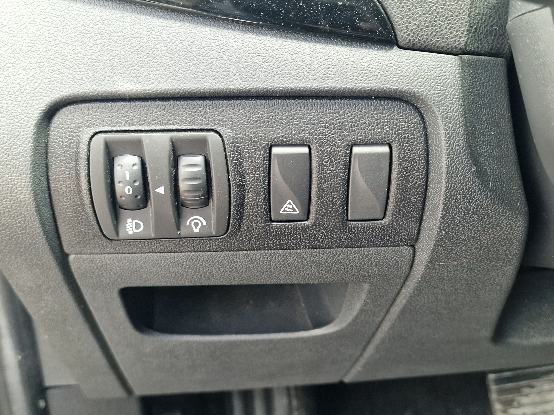 RENAULT Scénic 2.0 16V Dynamique X-Tronic CVT MFK NEU 12Mt Gara-image-19
