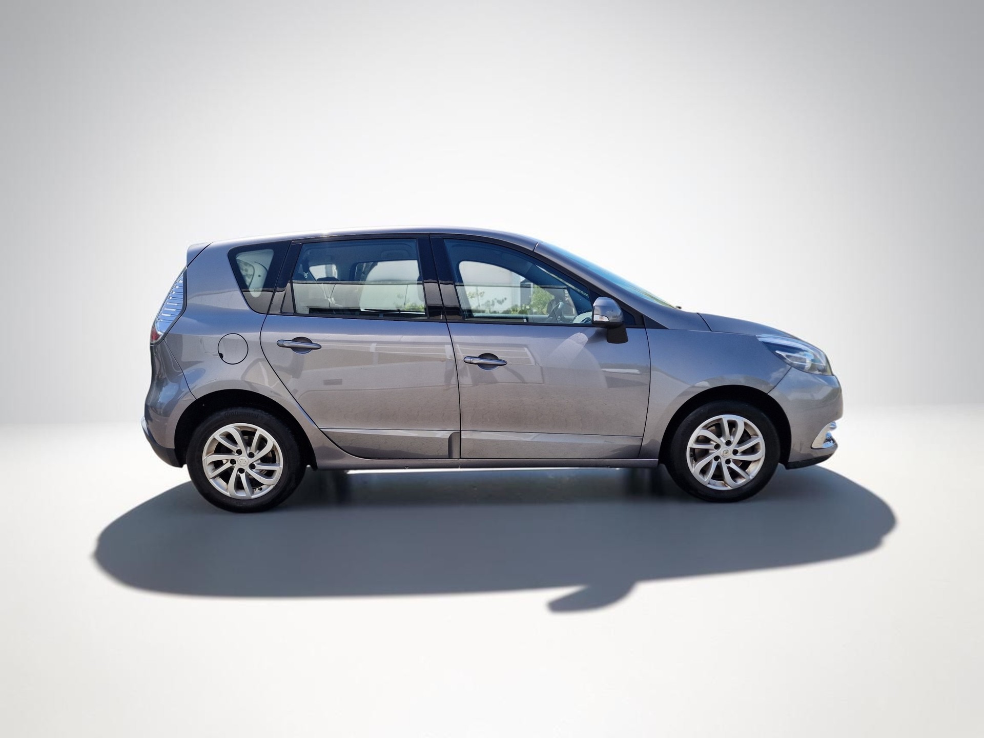 RENAULT Scénic 2.0 16V Dynamique X-Tronic CVT MFK NEU 12Mt Gara-image-0