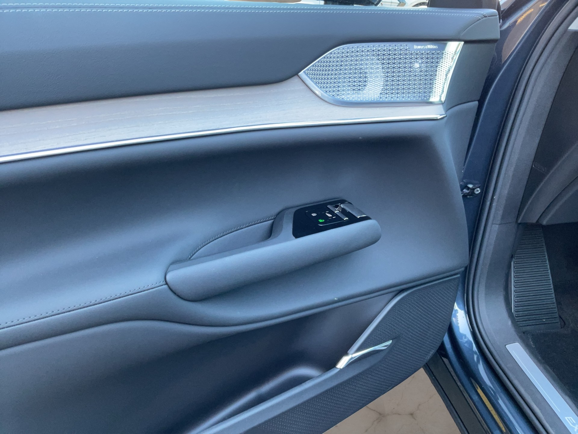 VOLVO EX90 Twin Performance Ultra AWD-image-17